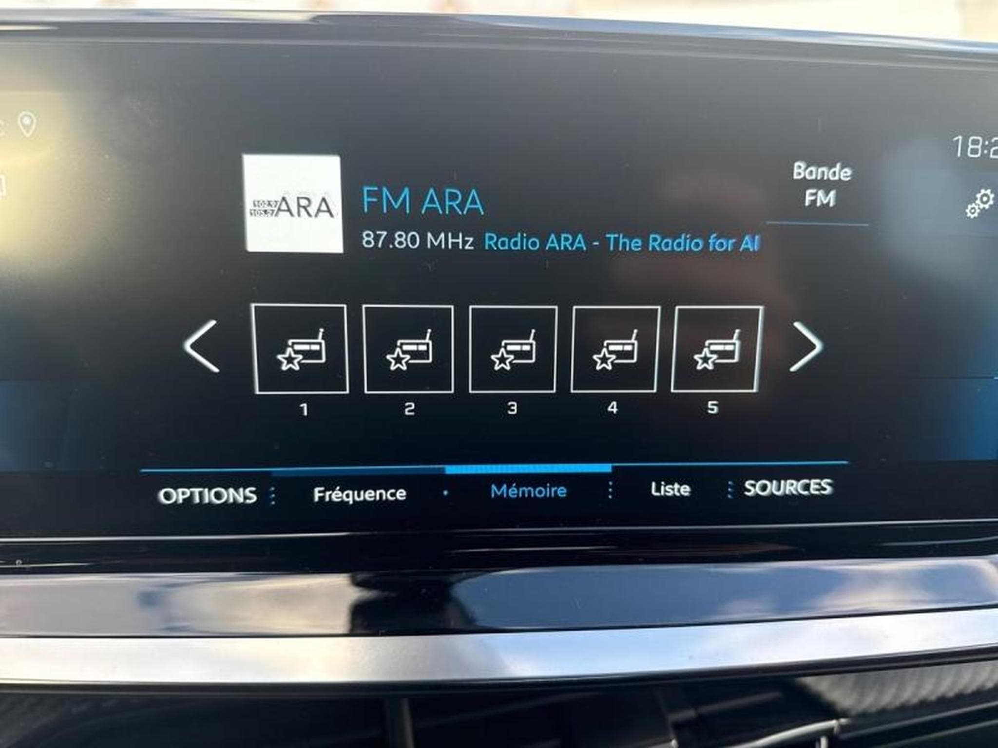 PEUGEOT 2008 1.2 PureTech 130ch S&S GT EAT8 (2021) - Foto 10