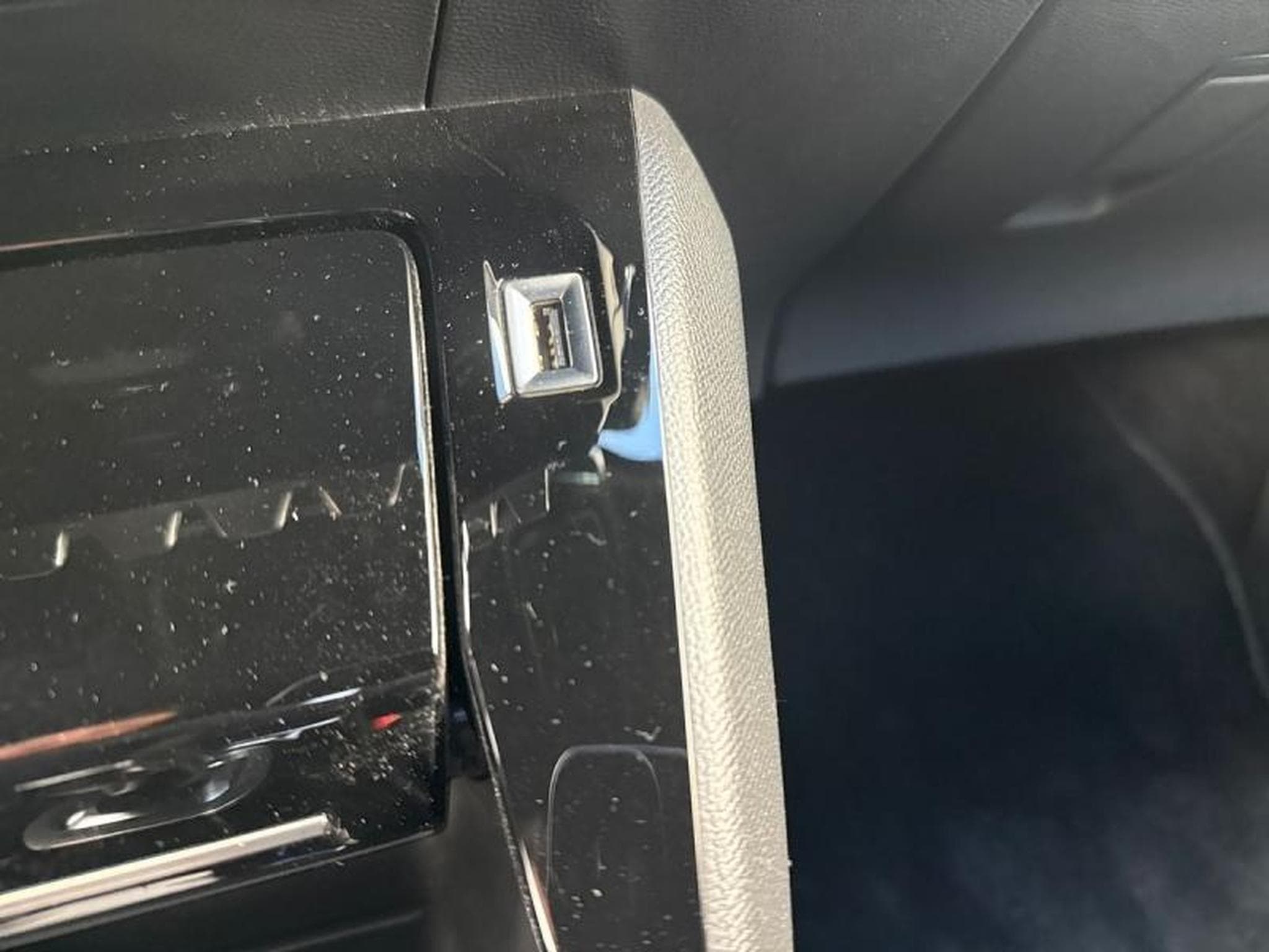 PEUGEOT 2008 1.2 PureTech 130ch S&S GT EAT8 (2021) - Foto 12