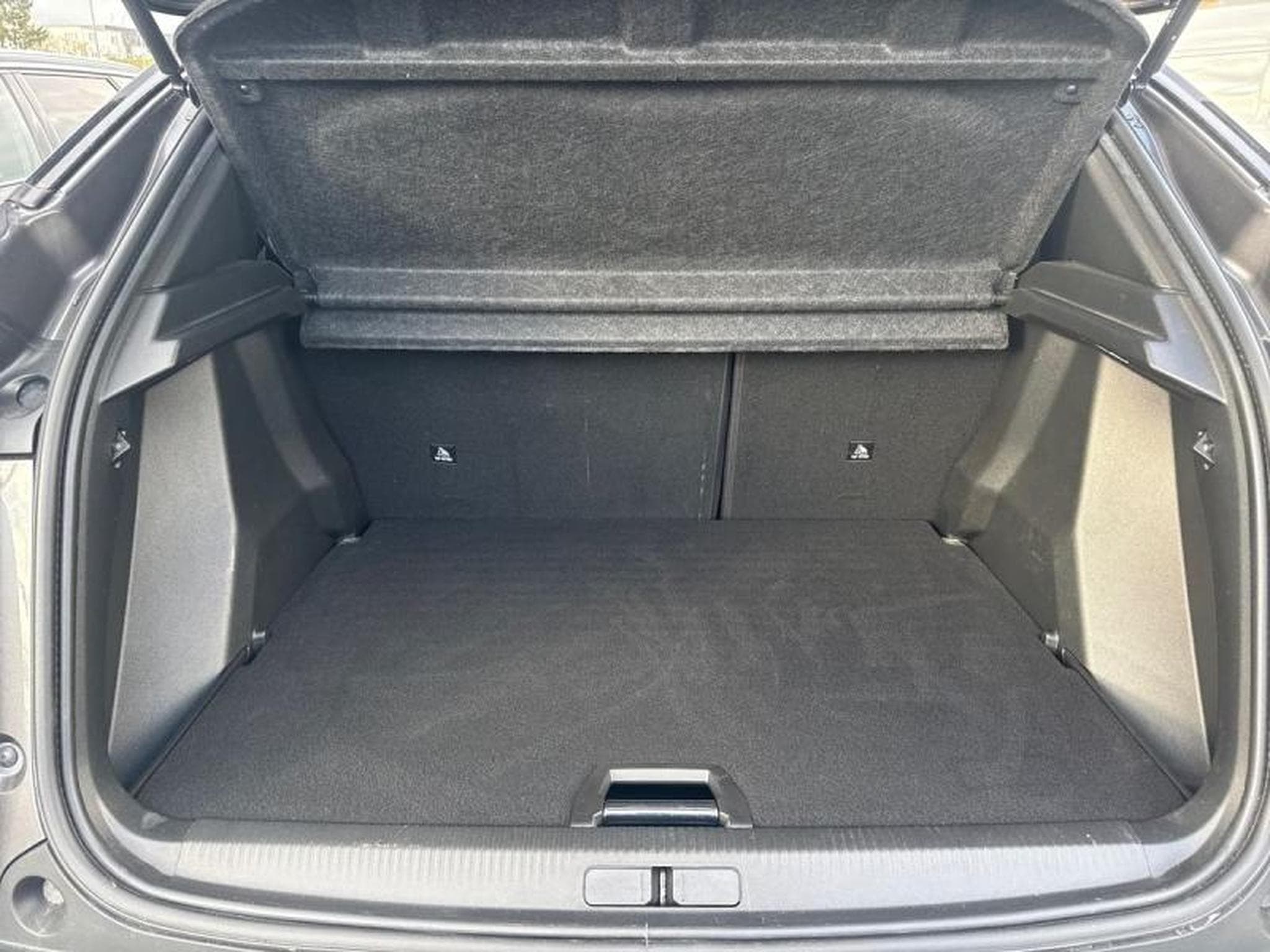 PEUGEOT 2008 1.2 PureTech 130ch S&S GT EAT8 (2021) - Foto 6