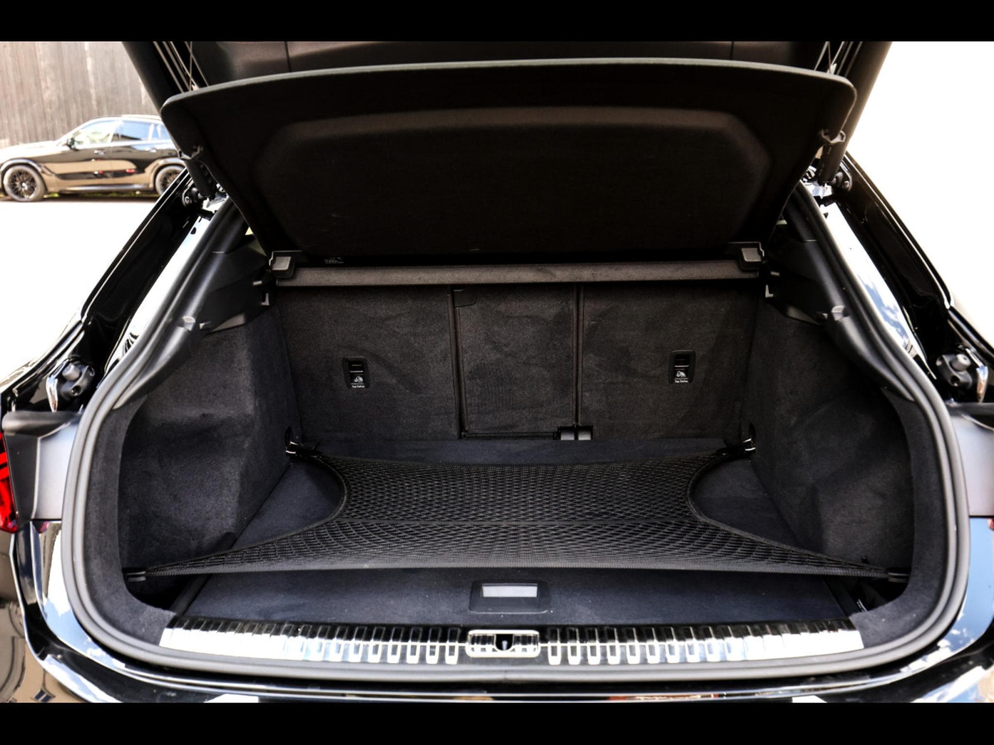 Audi RSQ3 SPORTBACK 2.5 TFSI QUATTRO S-TRONIC – MYTHOS BLACK METALLIC (2021) - Photo 14