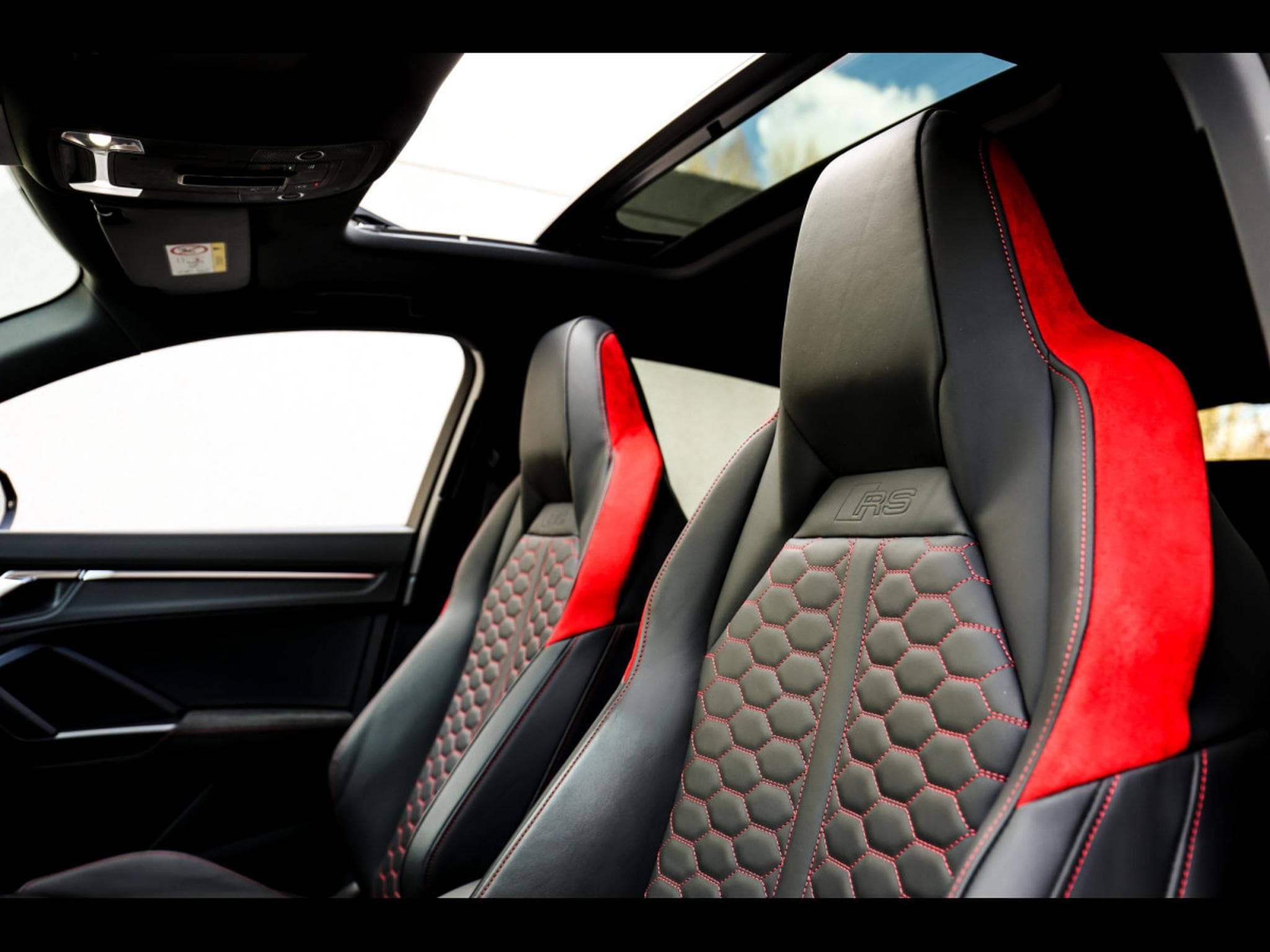 Audi RSQ3 SPORTBACK 2.5 TFSI QUATTRO S-TRONIC – MYTHOS BLACK METALLIC (2021) - Photo 22
