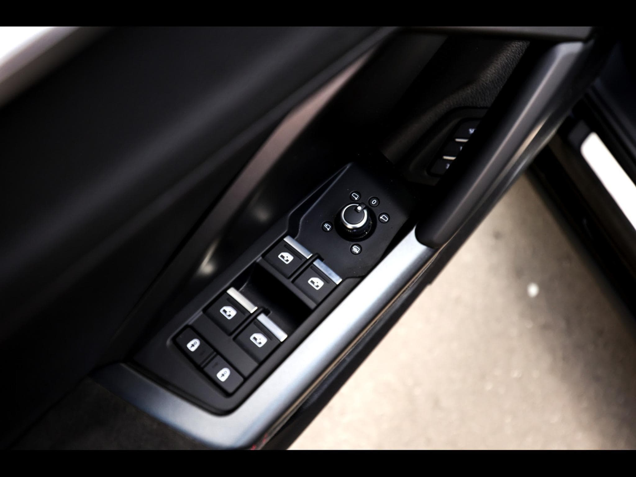 Audi RSQ3 SPORTBACK 2.5 TFSI QUATTRO S-TRONIC – MYTHOS BLACK METALLIC (2021) - Photo 24