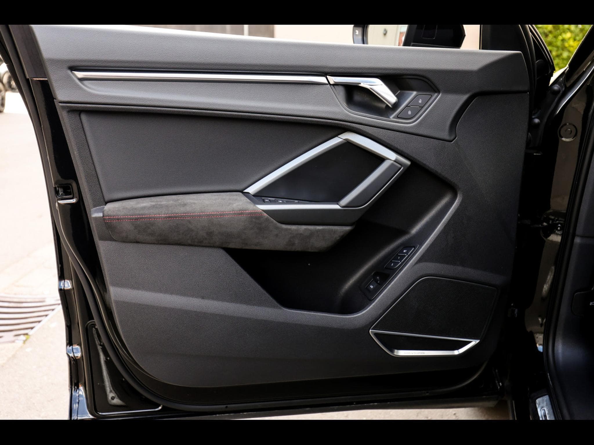 Audi RSQ3 SPORTBACK 2.5 TFSI QUATTRO S-TRONIC – MYTHOS BLACK METALLIC (2021) - Photo 8