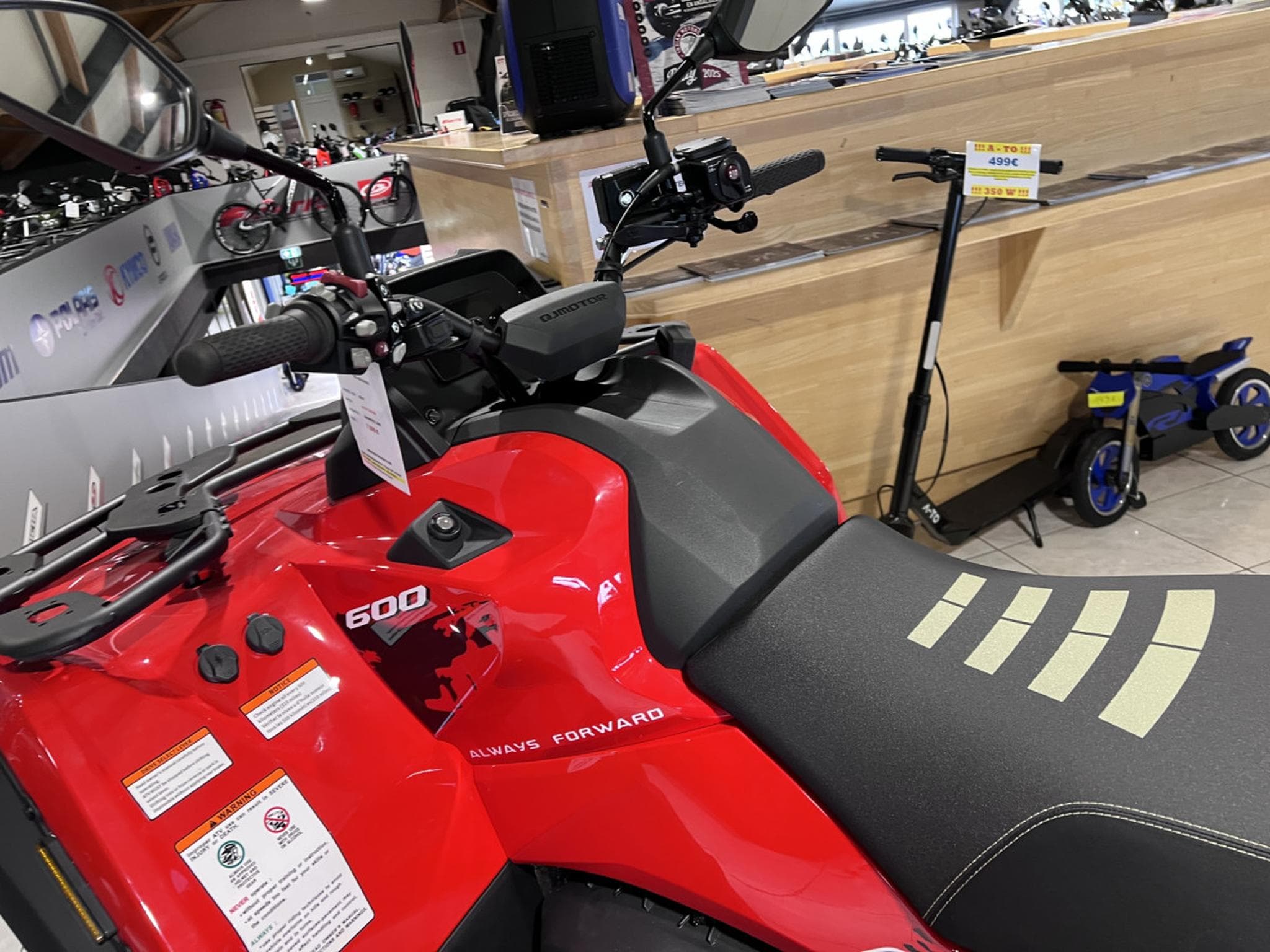 QJmotor SFA 600 Naked (2026) - Photo 6