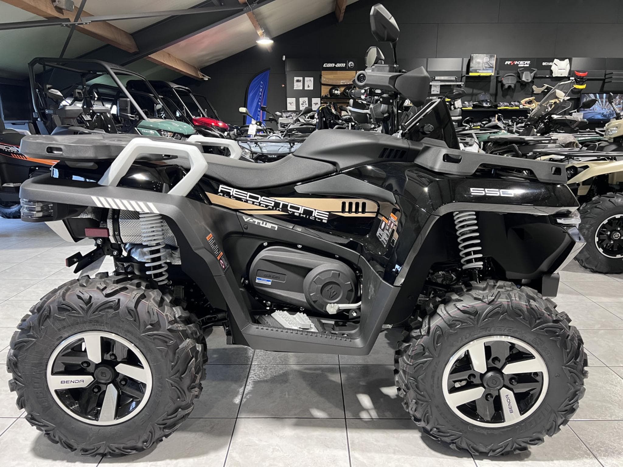 Benda Redstone 550 (2026) - Photo 1