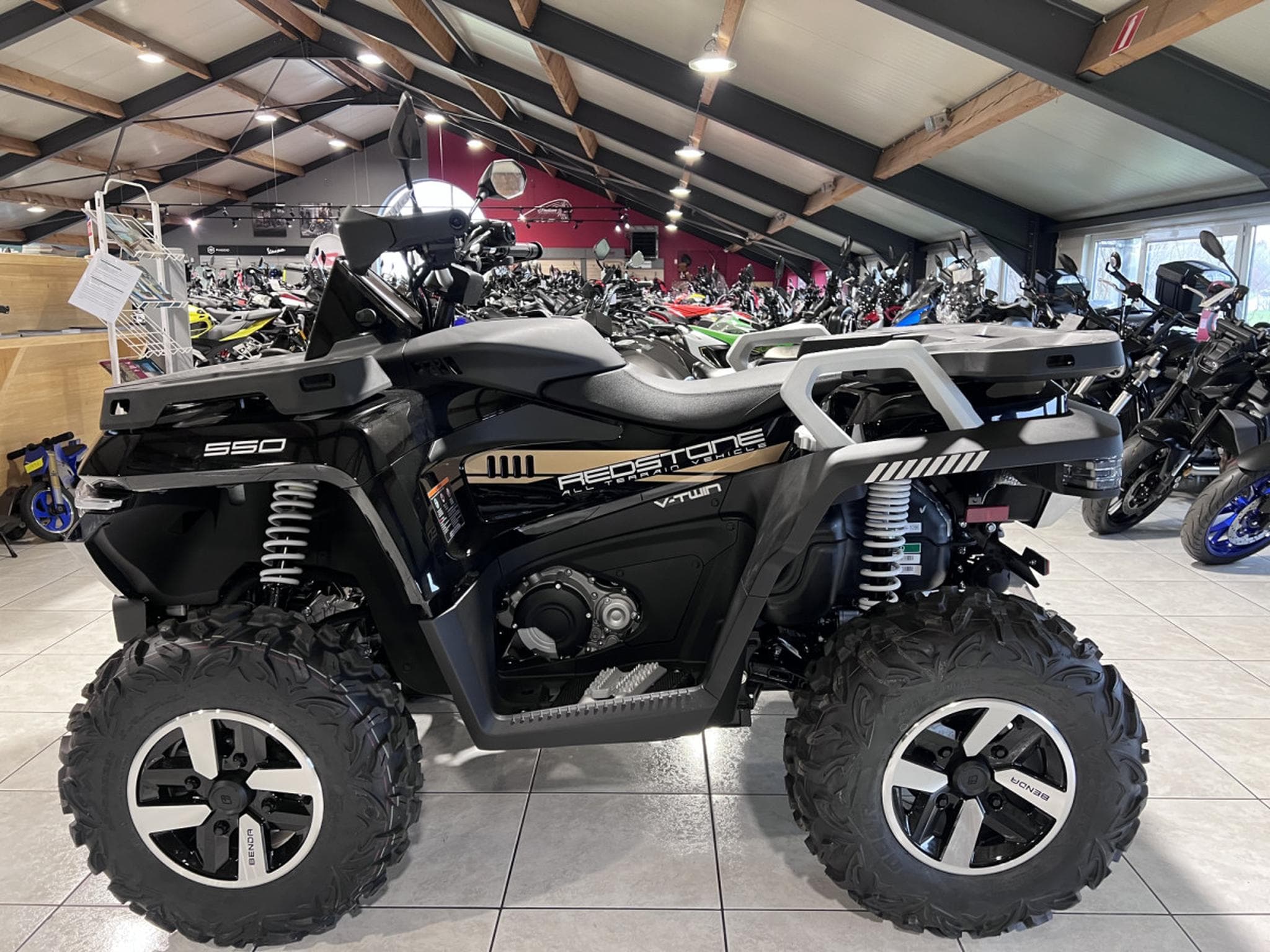 Benda Redstone 550 (2026) - Photo 4