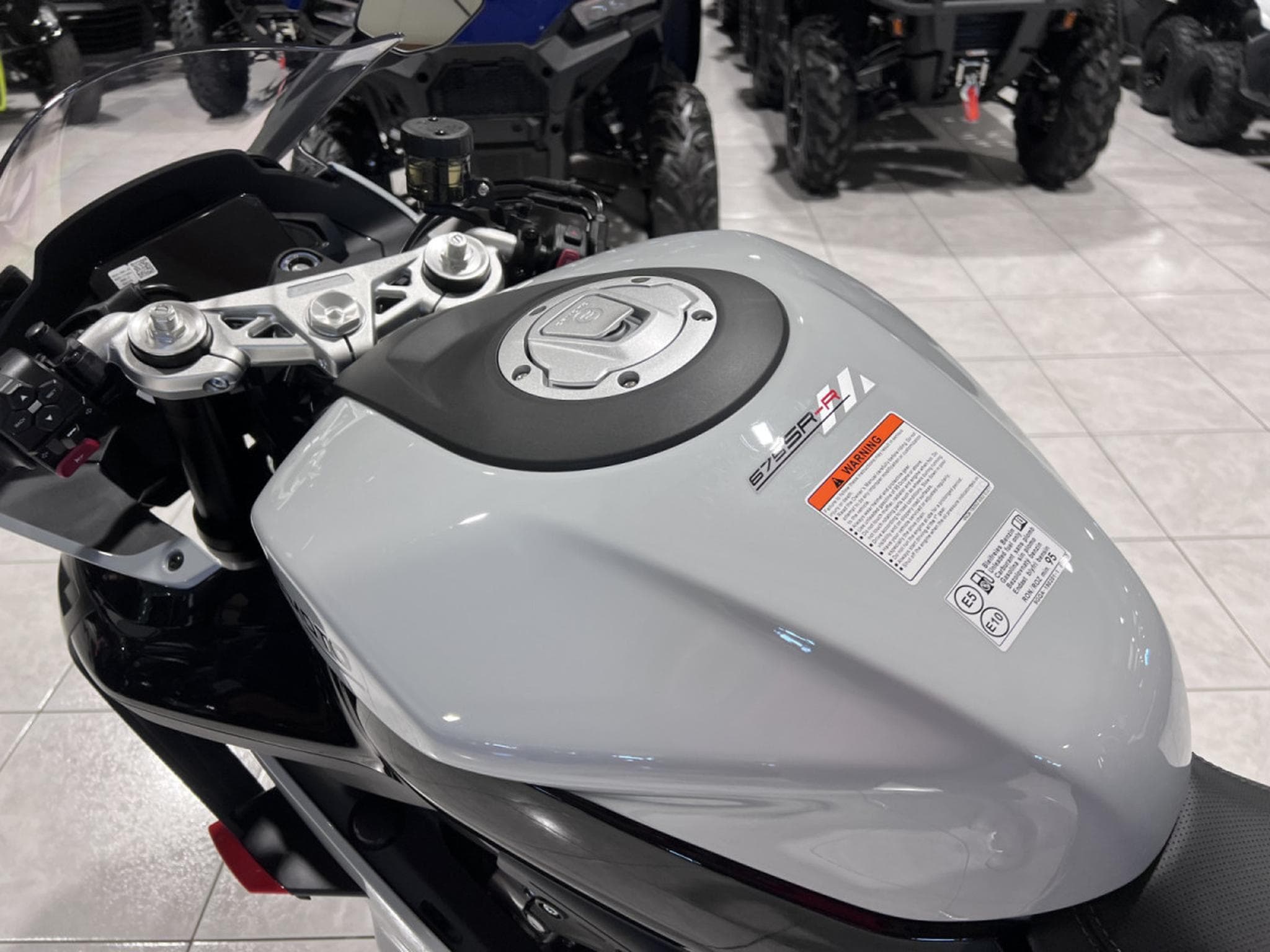 CF Moto 675 SR-R (2026) - Foto 6