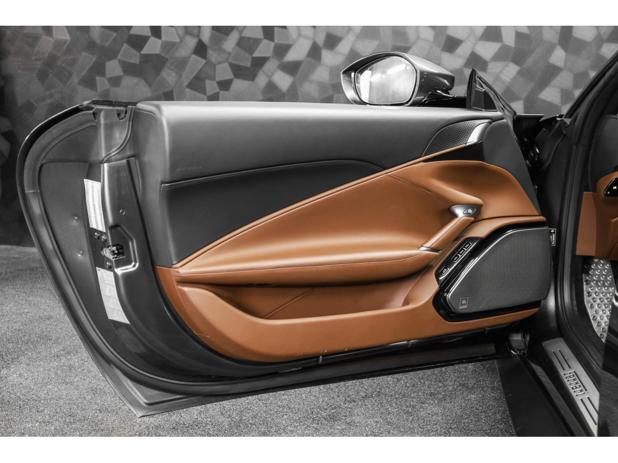 Ferrari Roma V8 - GRIGIO SILVERSTONE / CIOCCOLATO (2022) - Photo 21