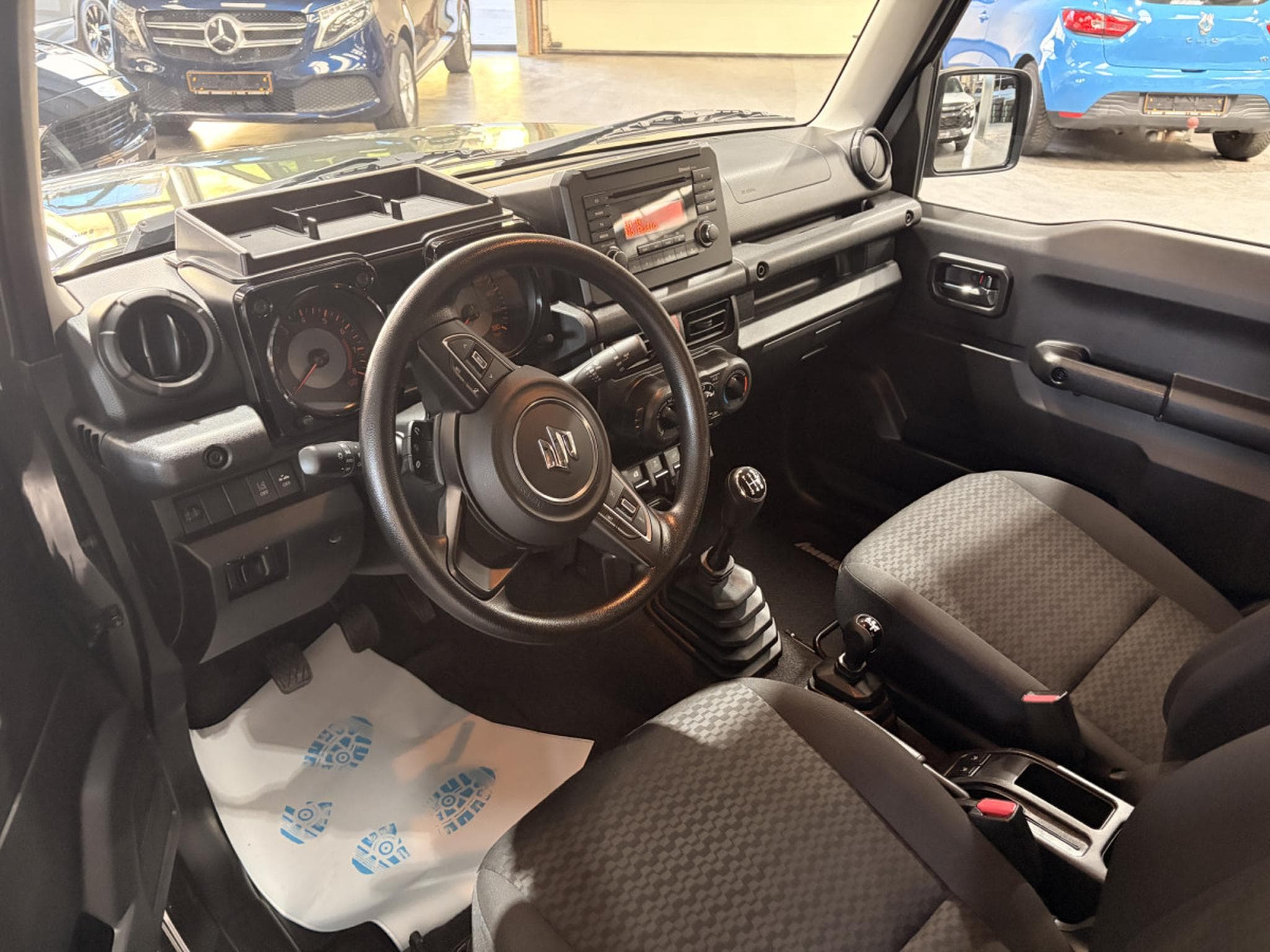 Suzuki Jimny 1.5 Allgrip 102 HP (2022) - Foto 10