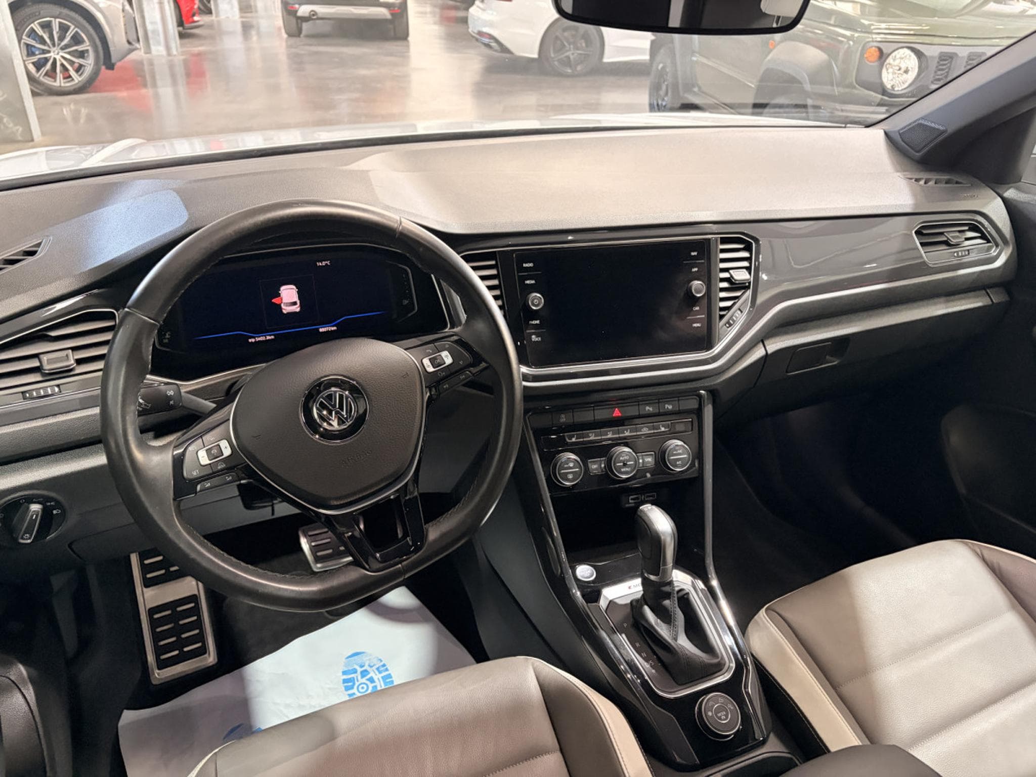 VW T-Roc Sport 2.0 TSI DSG 4Motion 190HP (2018) - Foto 10
