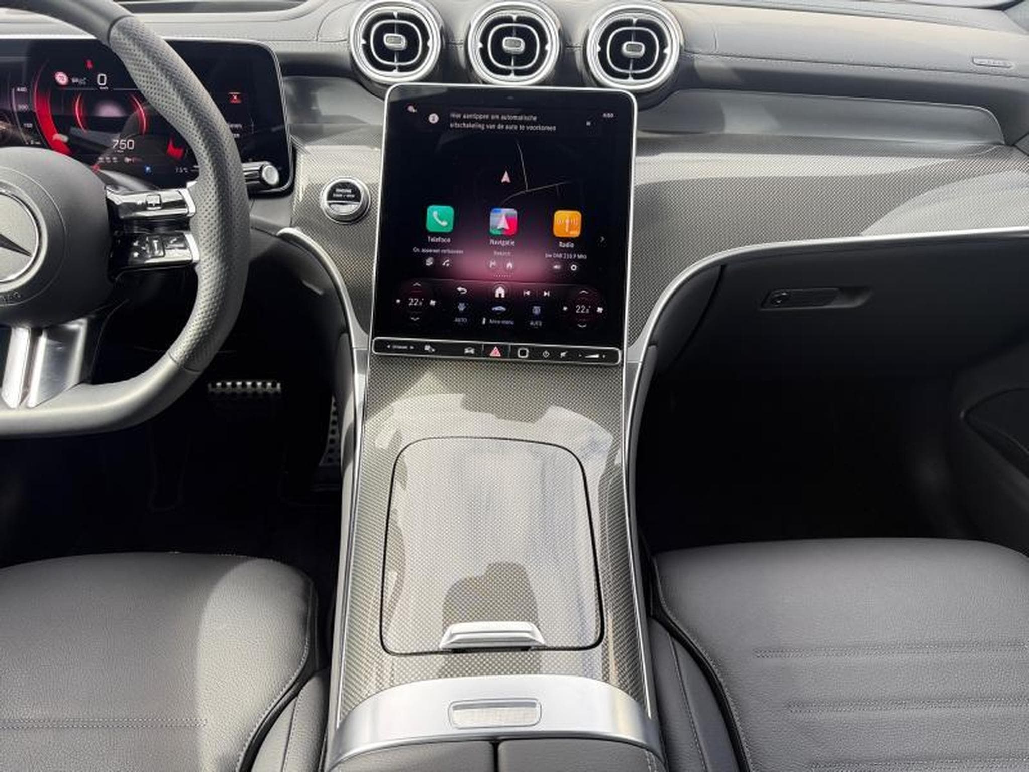 Mercedes GLC 220 d 4MATIC AMG LINE / Premium + / Diesel (2025) - Photo 10