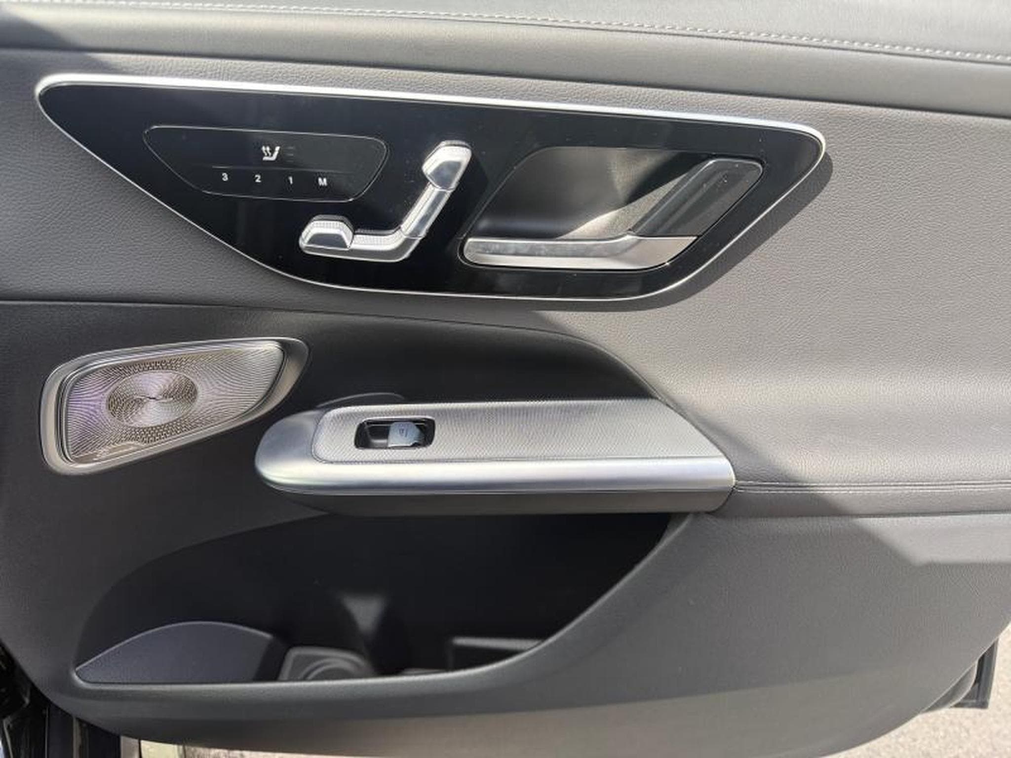 Mercedes GLC 220 d 4MATIC AMG LINE / Premium + / Diesel (2025) - Photo 20