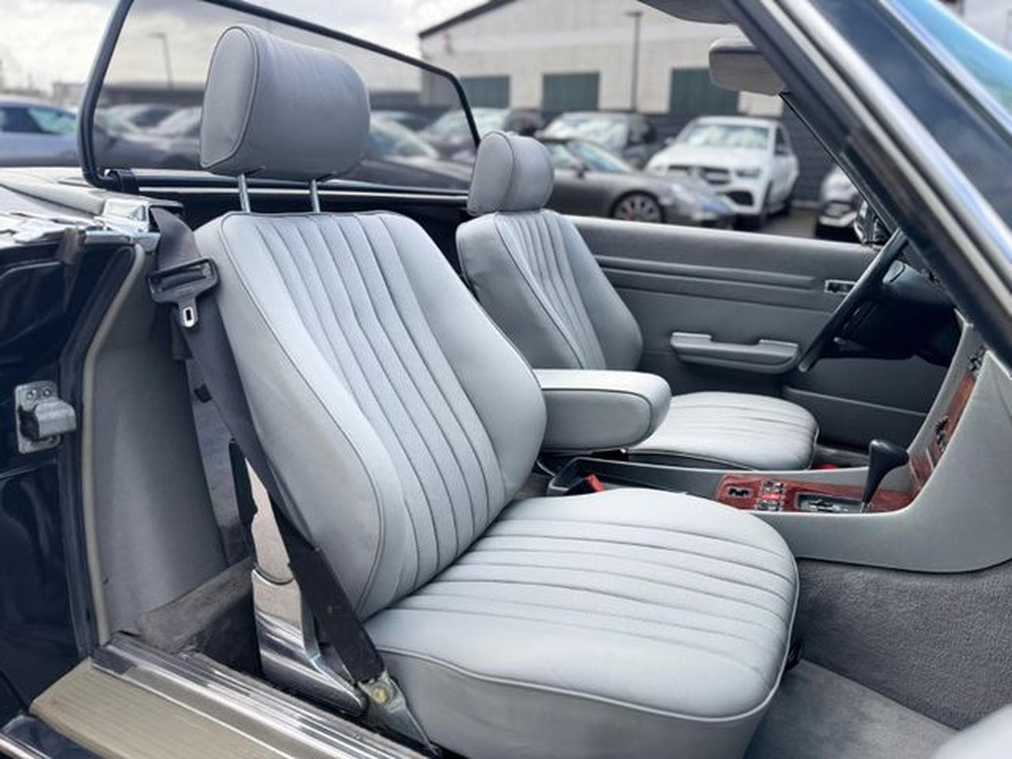 Mercedes 500 500SL R107*DT. ERSTAUSLIEF.*RESTAURIERT*ORIGINAL (1986) - Foto 14