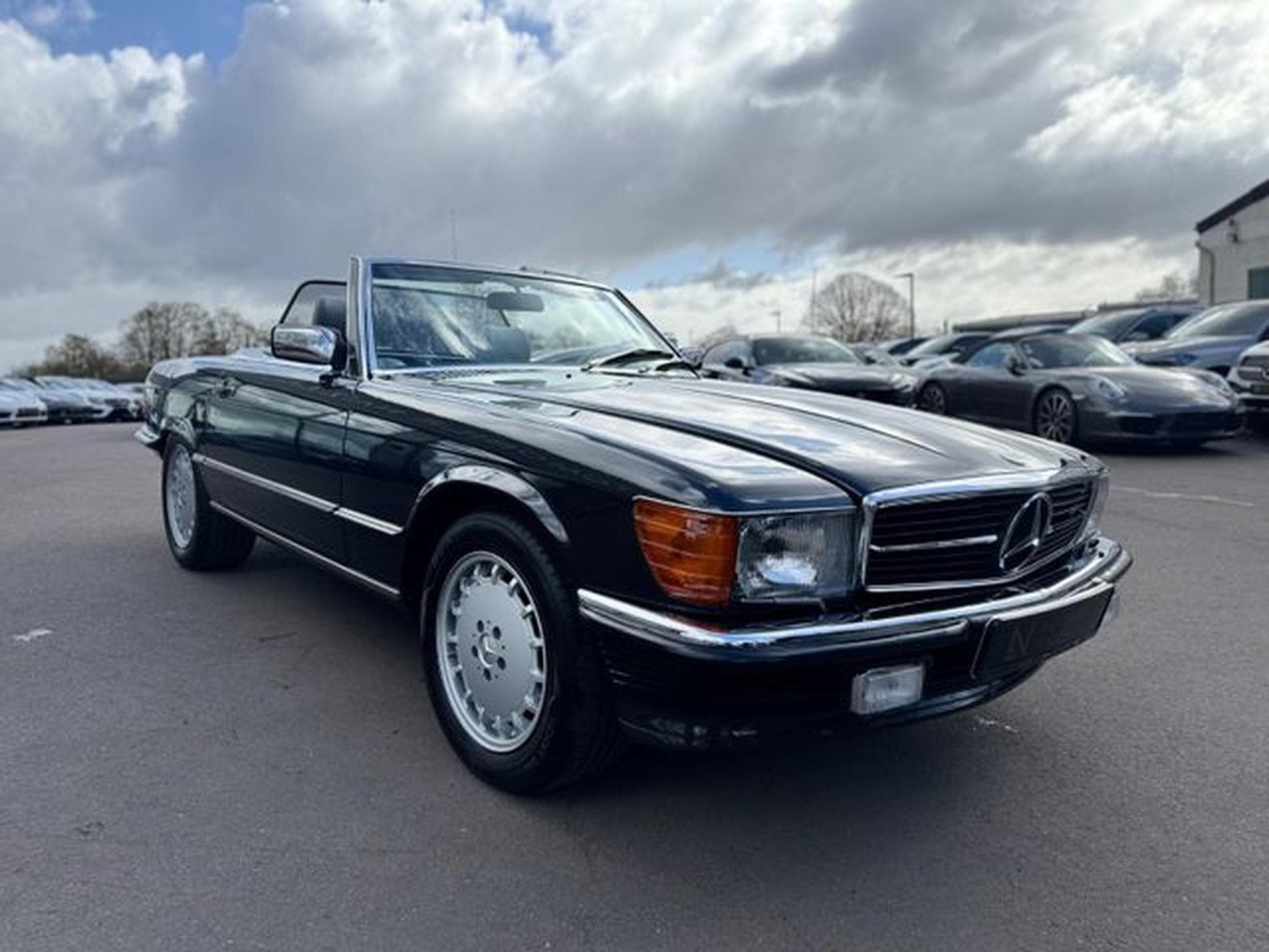 Mercedes SL 500 500SL R107*DT. ERSTAUSLIEF.*RESTAURIERT*ORIGINAL (1986) - Photo 4
