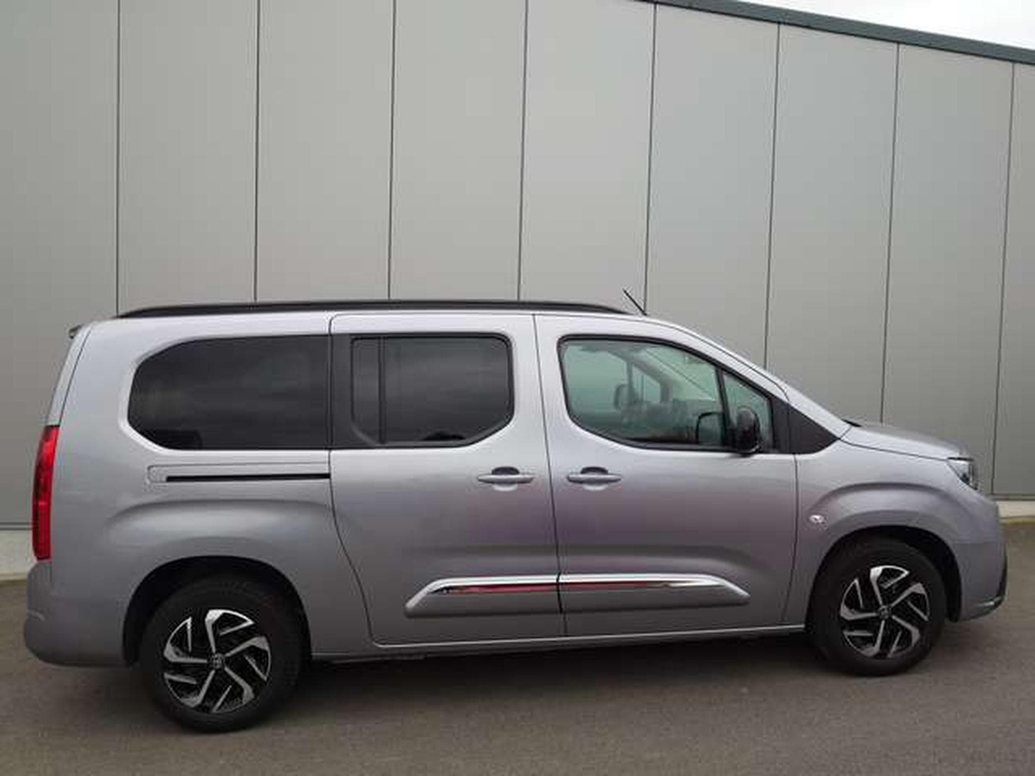 Toyota Proace Proace City Verso LWB 1.5 D-4D Family Family (2025) - Photo 2