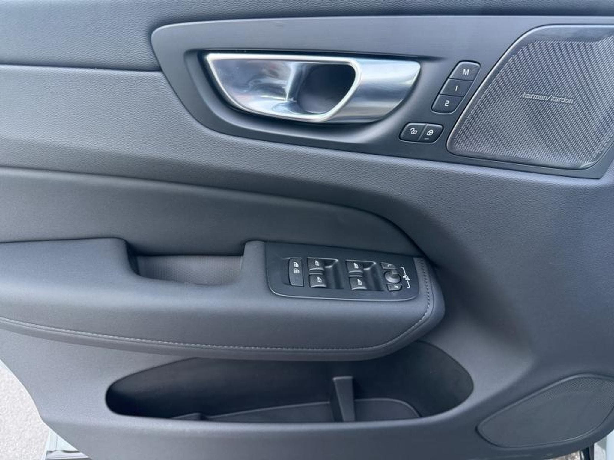 Volvo XC60 Facelift T6 Plus Dark / Hybride (2025) - Foto 20