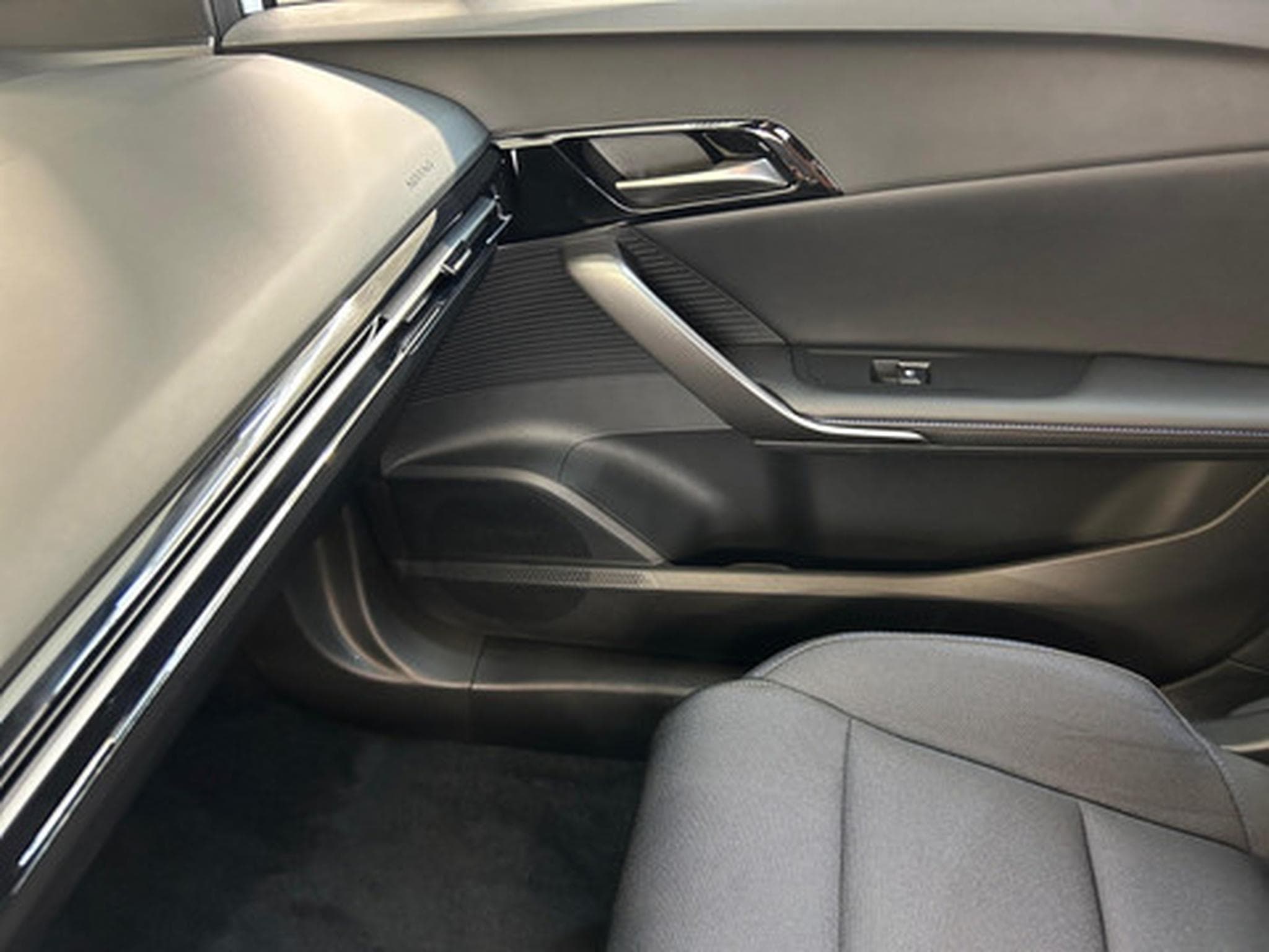 MG MG4 STANDARD (2026) - Photo 19