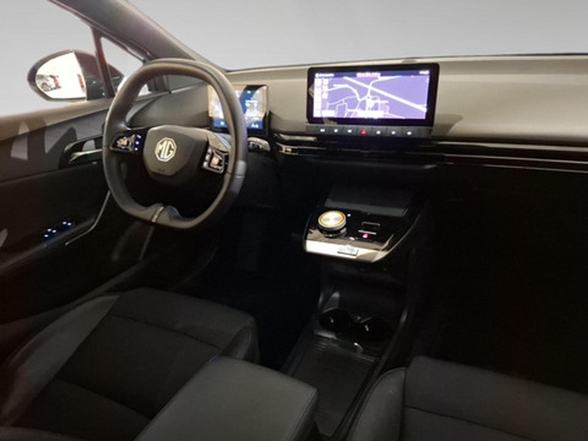 MG MG4 LUXUARY (2026) - Foto 11