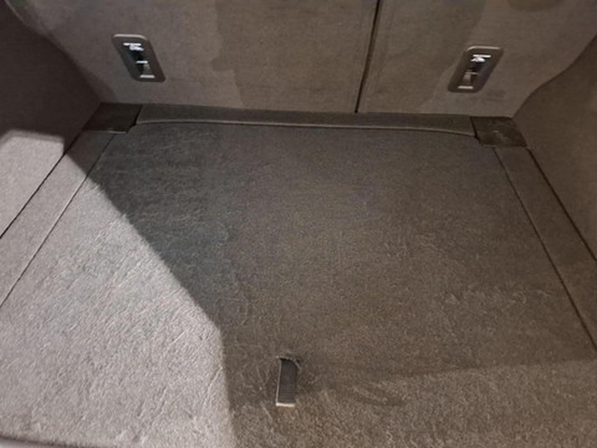 MG MG4 LUXUARY (2026) - Foto 21