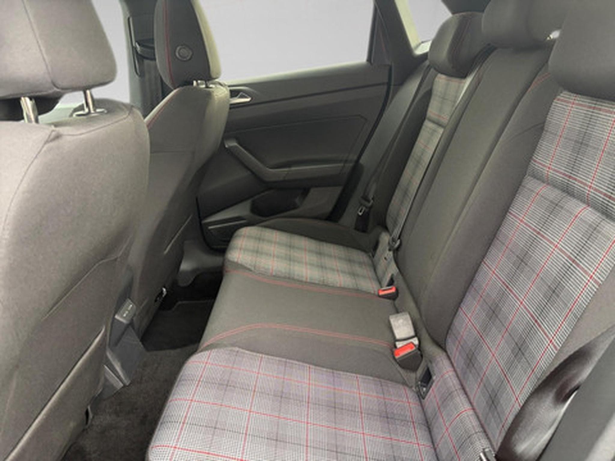 VW Polo GTI 2.0 GTI 207 PS Couleur Gris Fonce (2026) - Photo 11