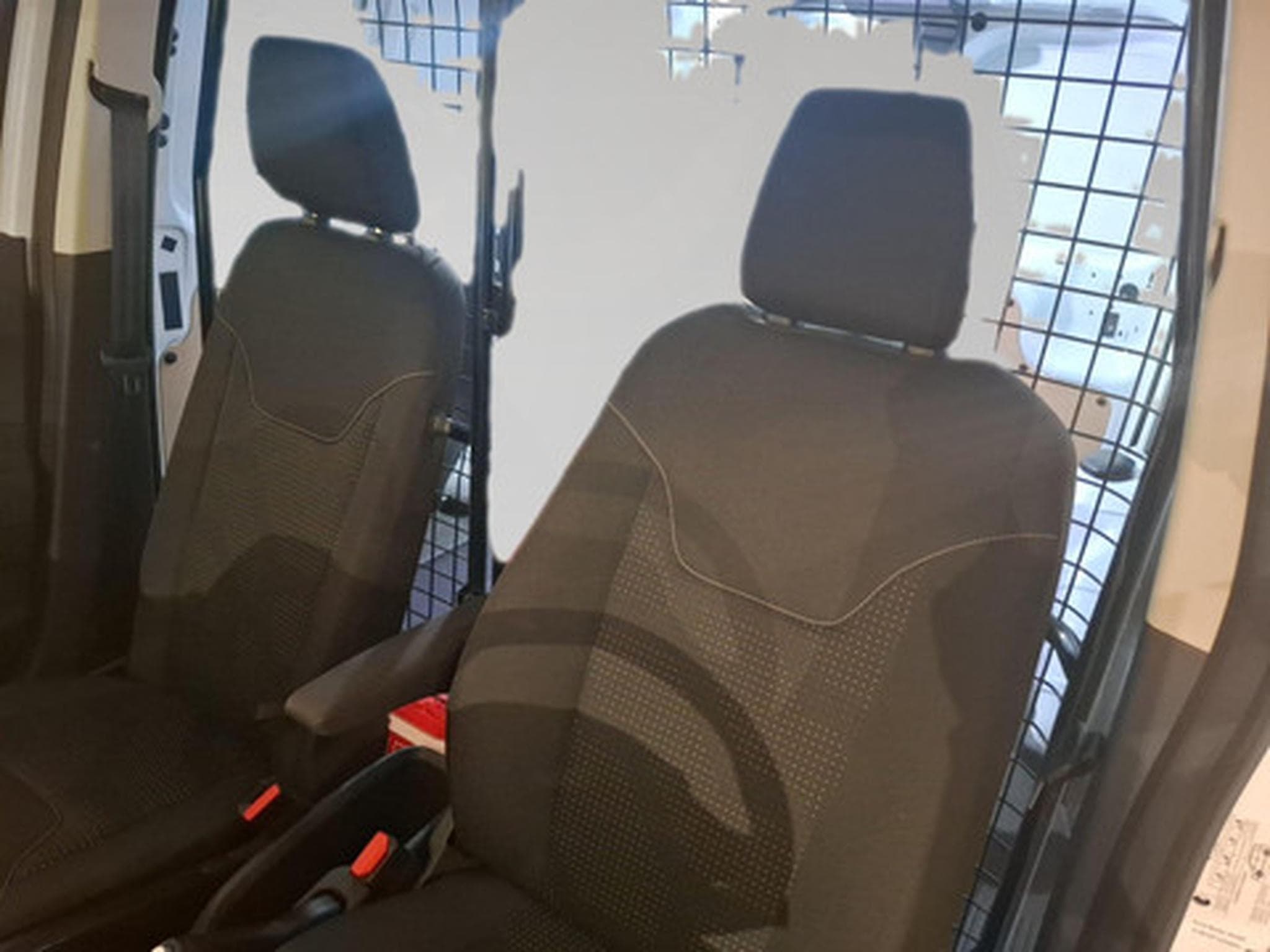 Ford Transit 1.0 Trend (2026) - Photo 18