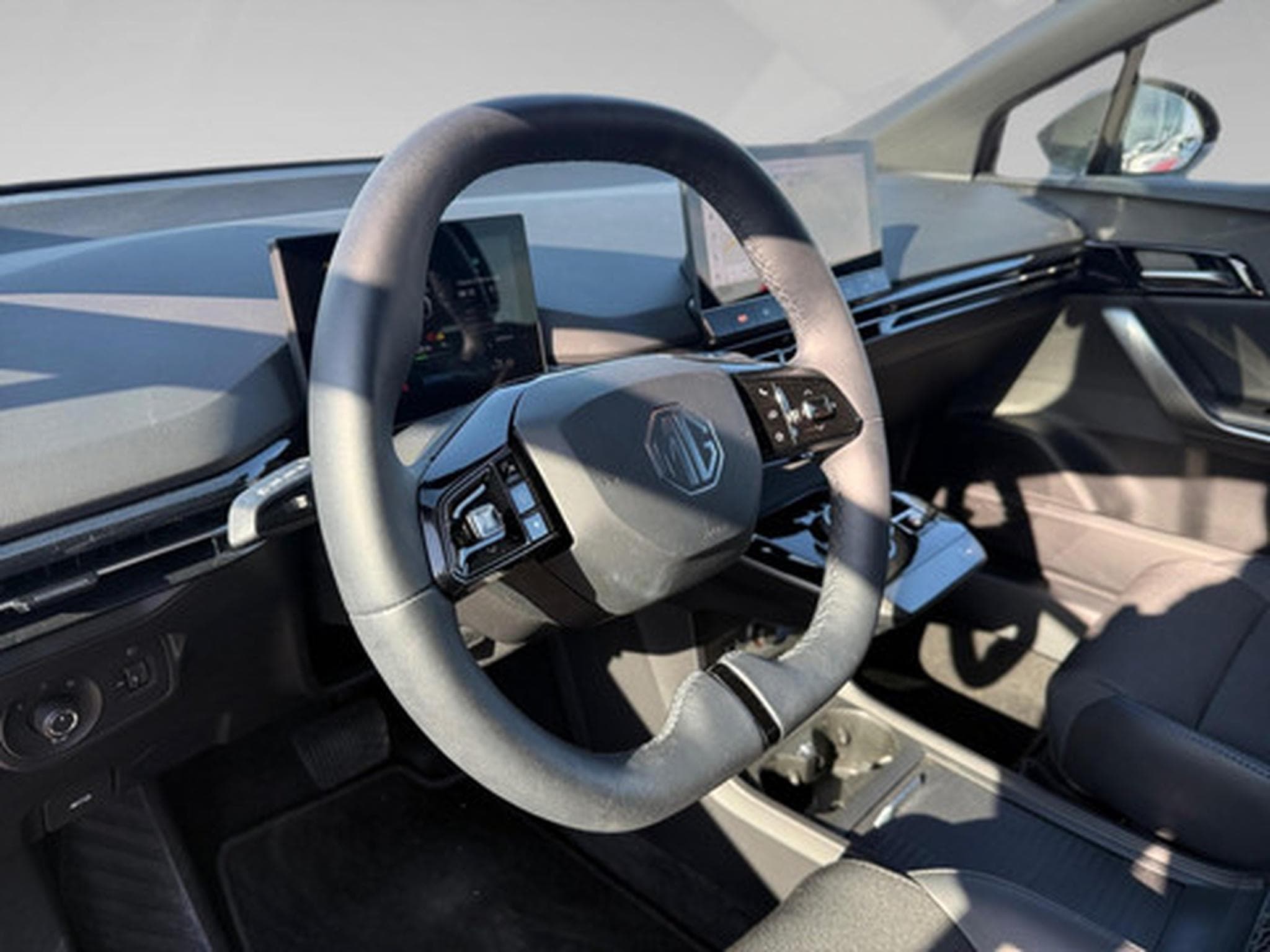 MG MG4 ELECTRIC (2026) - Photo 8