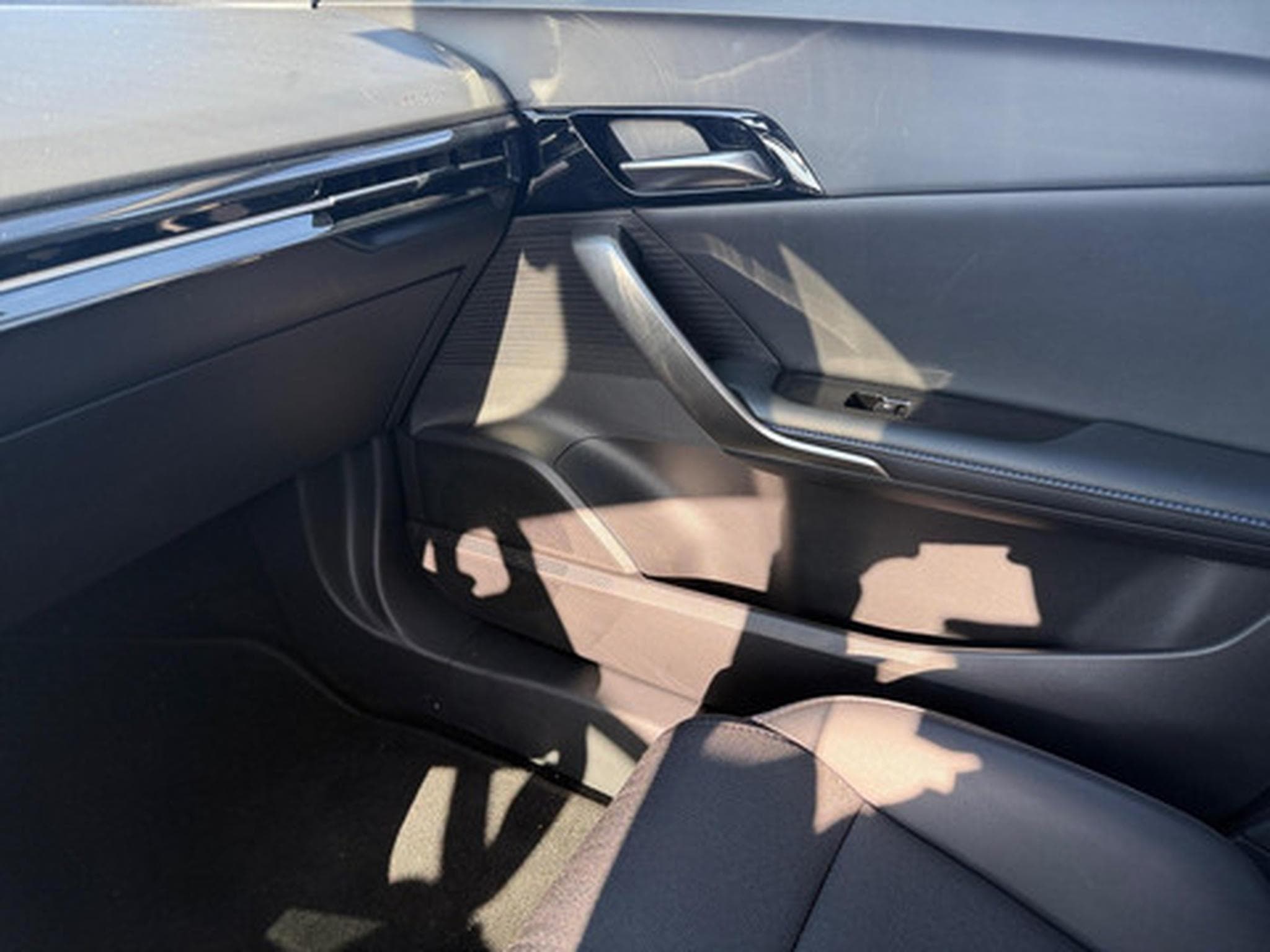 MG MG4 ELECTRIC (2026) - Photo 9