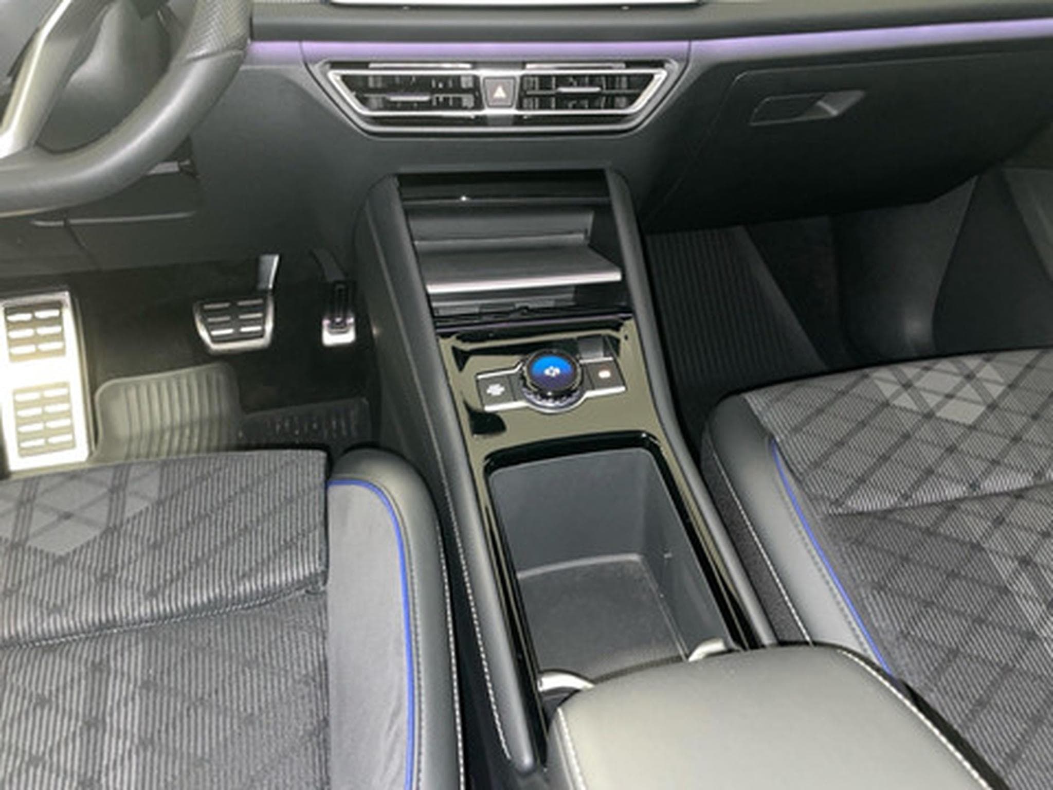 VW Tiguan 1.5 eHybrid R-Line DSG (2026) - Photo 10