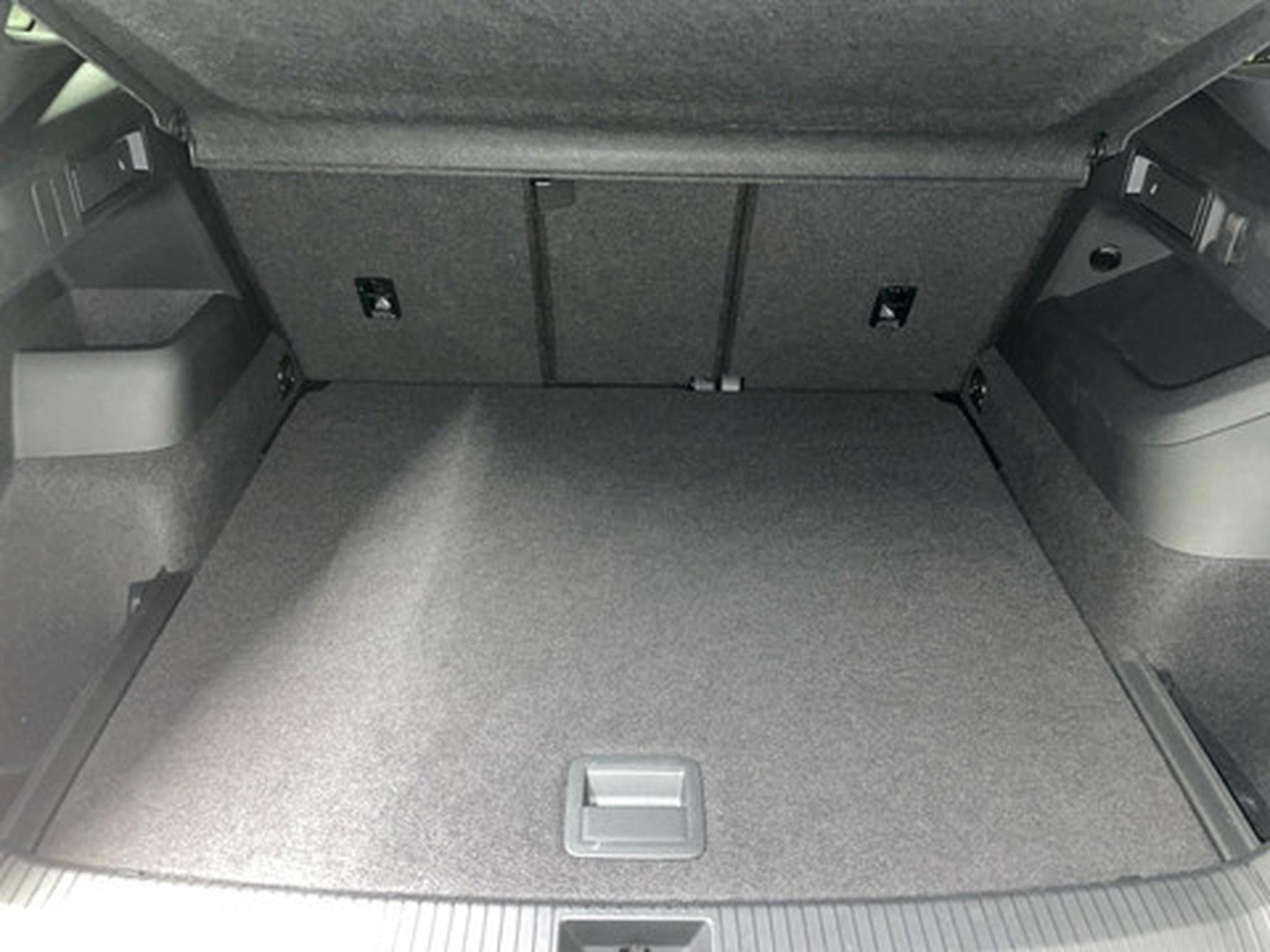 VW Tiguan 1.5 eHybrid R-Line DSG (2026) - Photo 12