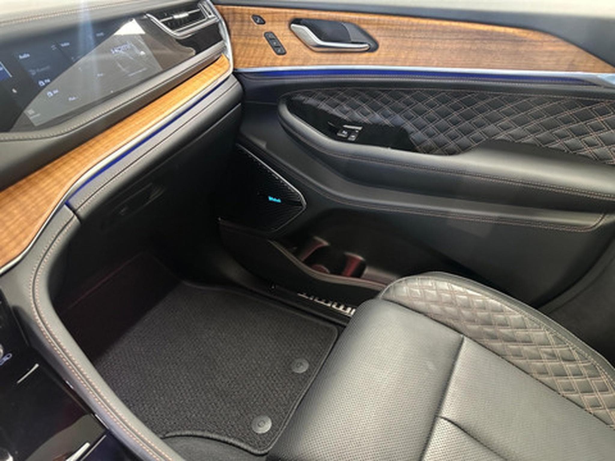 Jeep Cherokee 2.0 4XE SUMMIT RESERVE (2026) - Photo 20