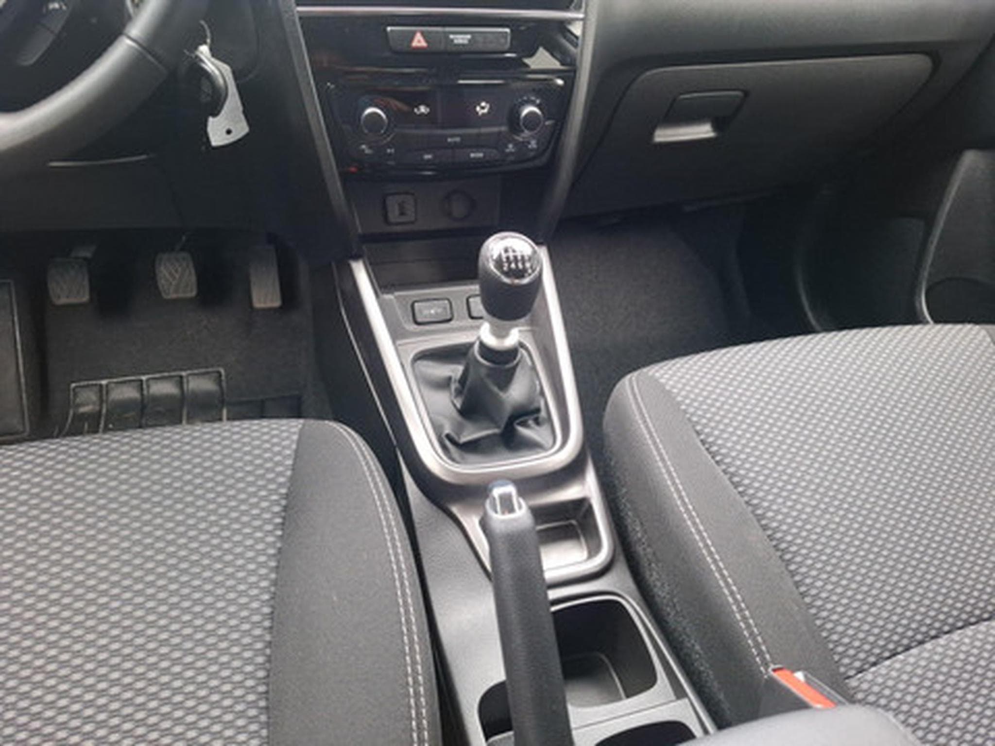 Suzuki Grand Vitara 1.4 Luxe+ MHEV 2WD (2024) - Photo 10