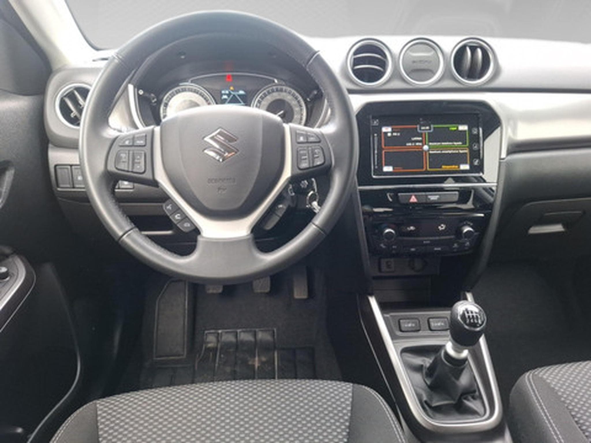 Suzuki Grand Vitara 1.4 Luxe+ MHEV 2WD (2024) - Photo 6