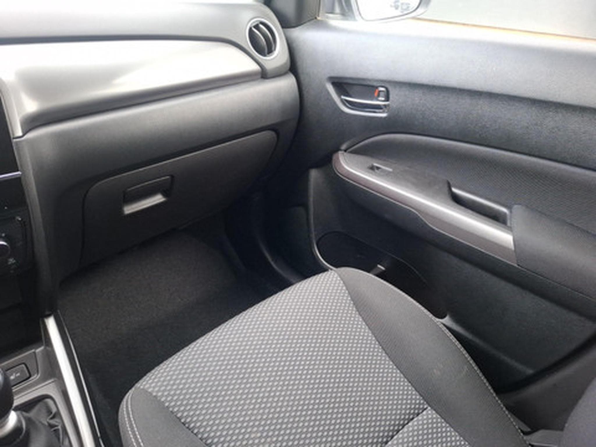 Suzuki Grand Vitara 1.4 Luxe+ MHEV 2WD (2024) - Photo 9