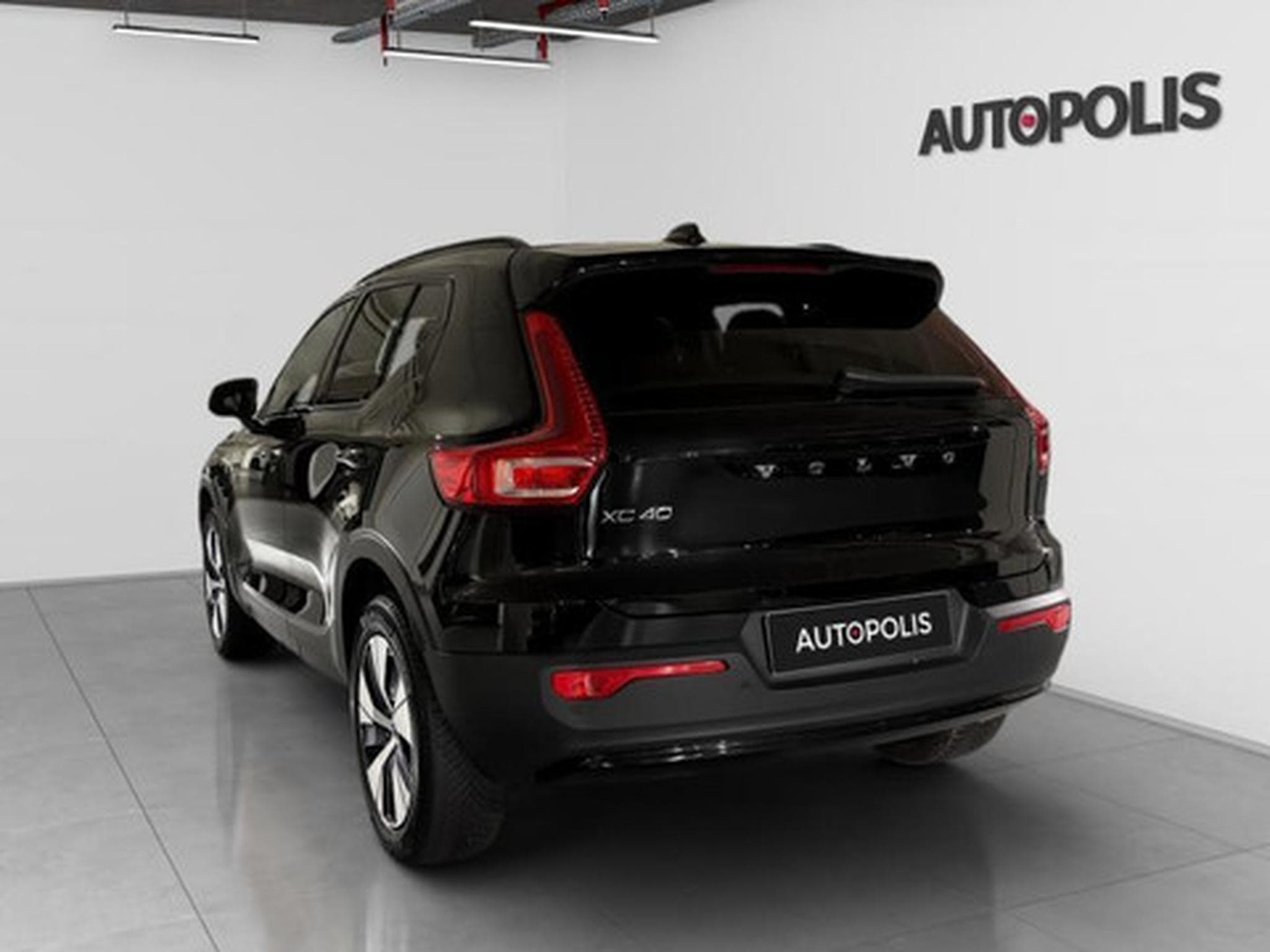 Volvo XC40 1.5 T5 Plus Dark PHEV 262 PS (2026) - Photo 12
