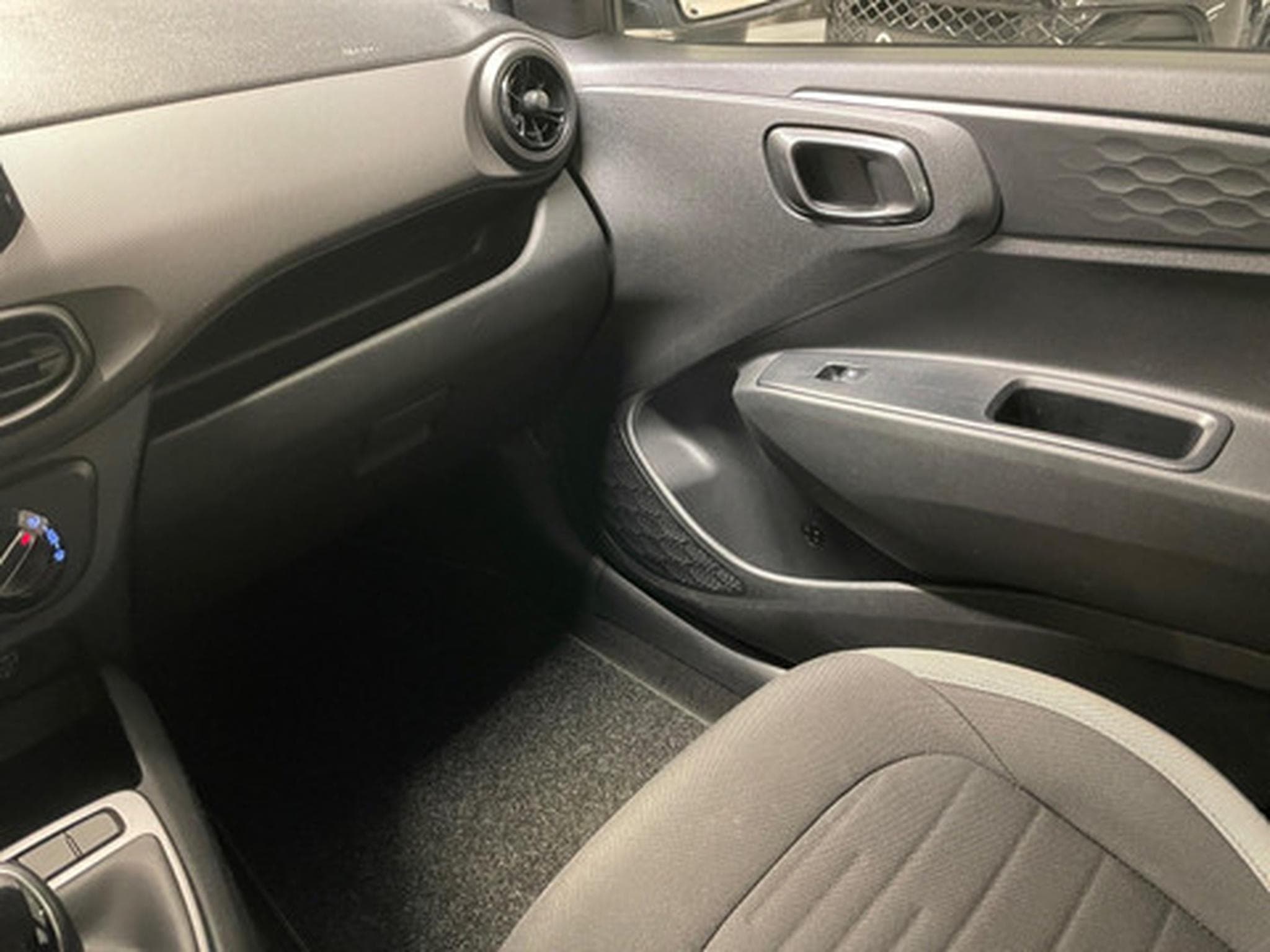 Hyundai i10 1.0 Aut. Sky (2026) - Photo 9