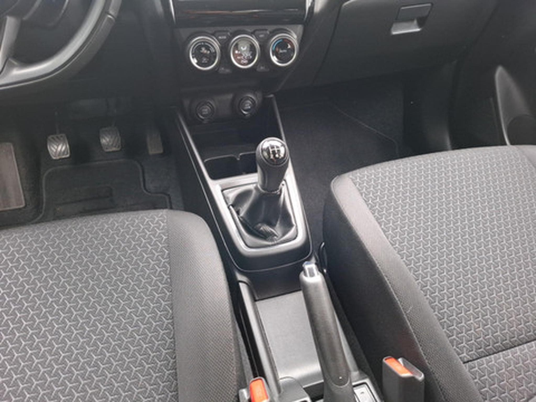 Suzuki Swift 1.2 Grand Luxe Xtra (SHVS) (2023) - Photo 10