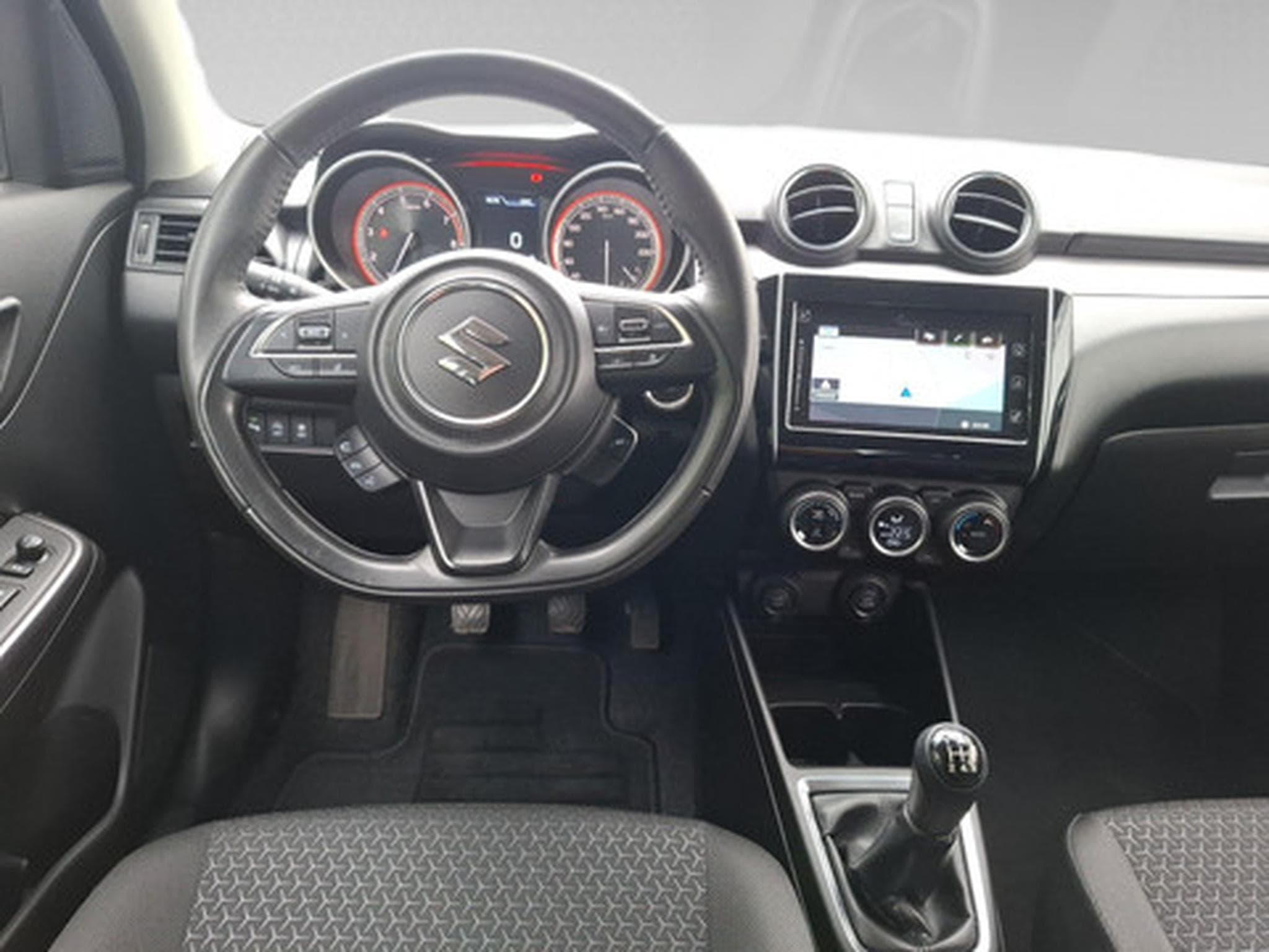 Suzuki Swift 1.2 Grand Luxe Xtra (SHVS) (2023) - Photo 6