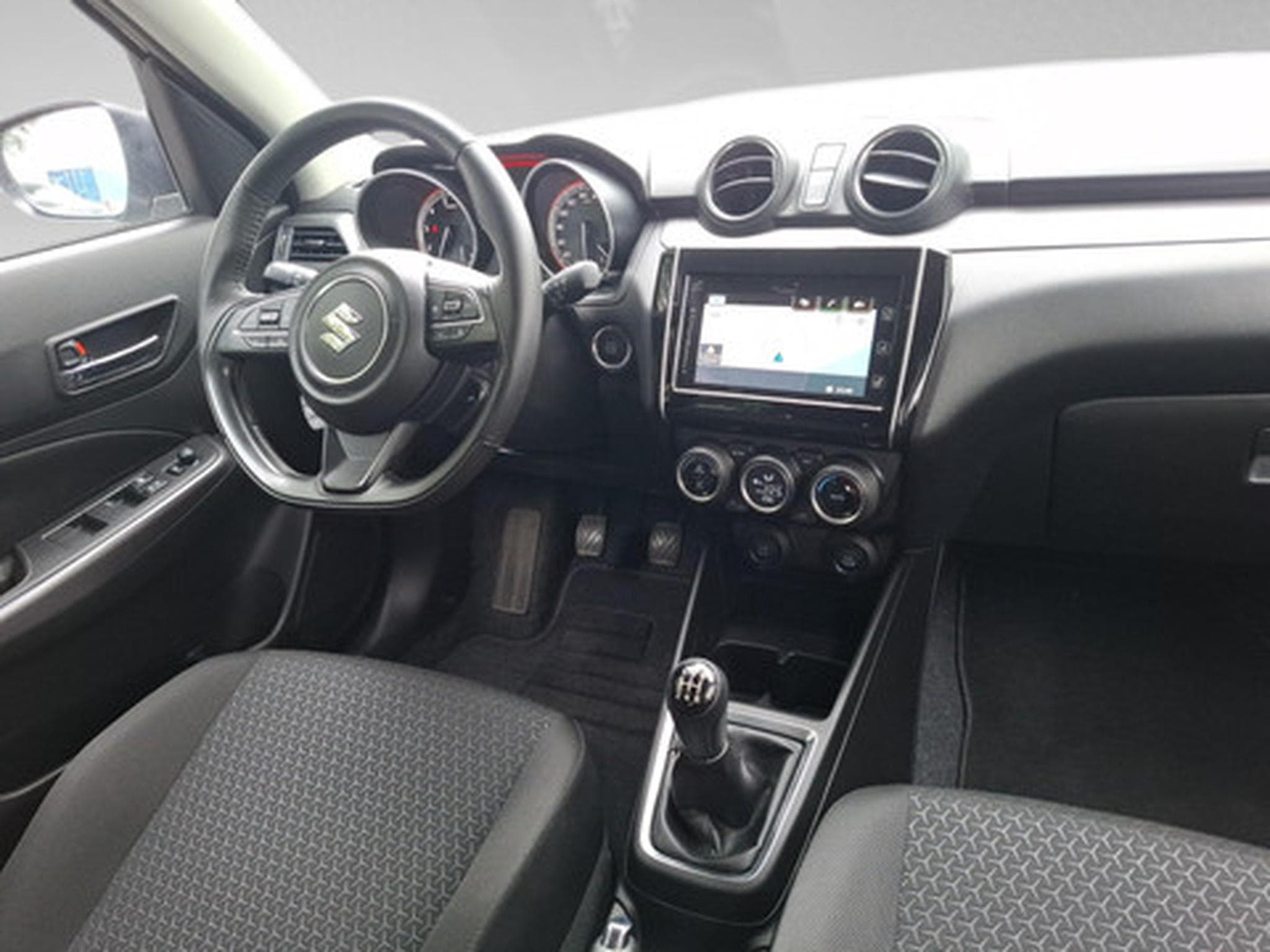 Suzuki Swift 1.2 Grand Luxe Xtra (SHVS) (2023) - Photo 7