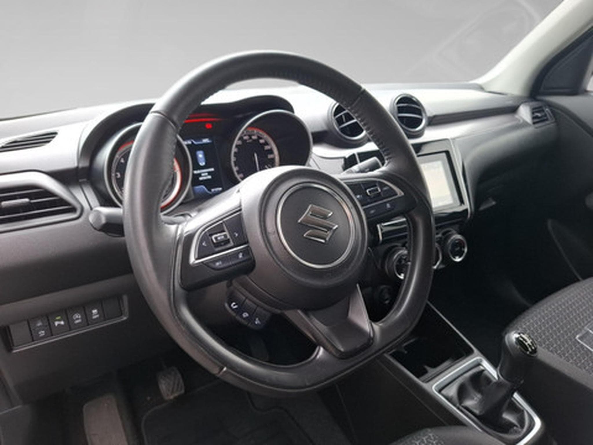 Suzuki Swift 1.2 Grand Luxe Xtra (SHVS) (2023) - Photo 8