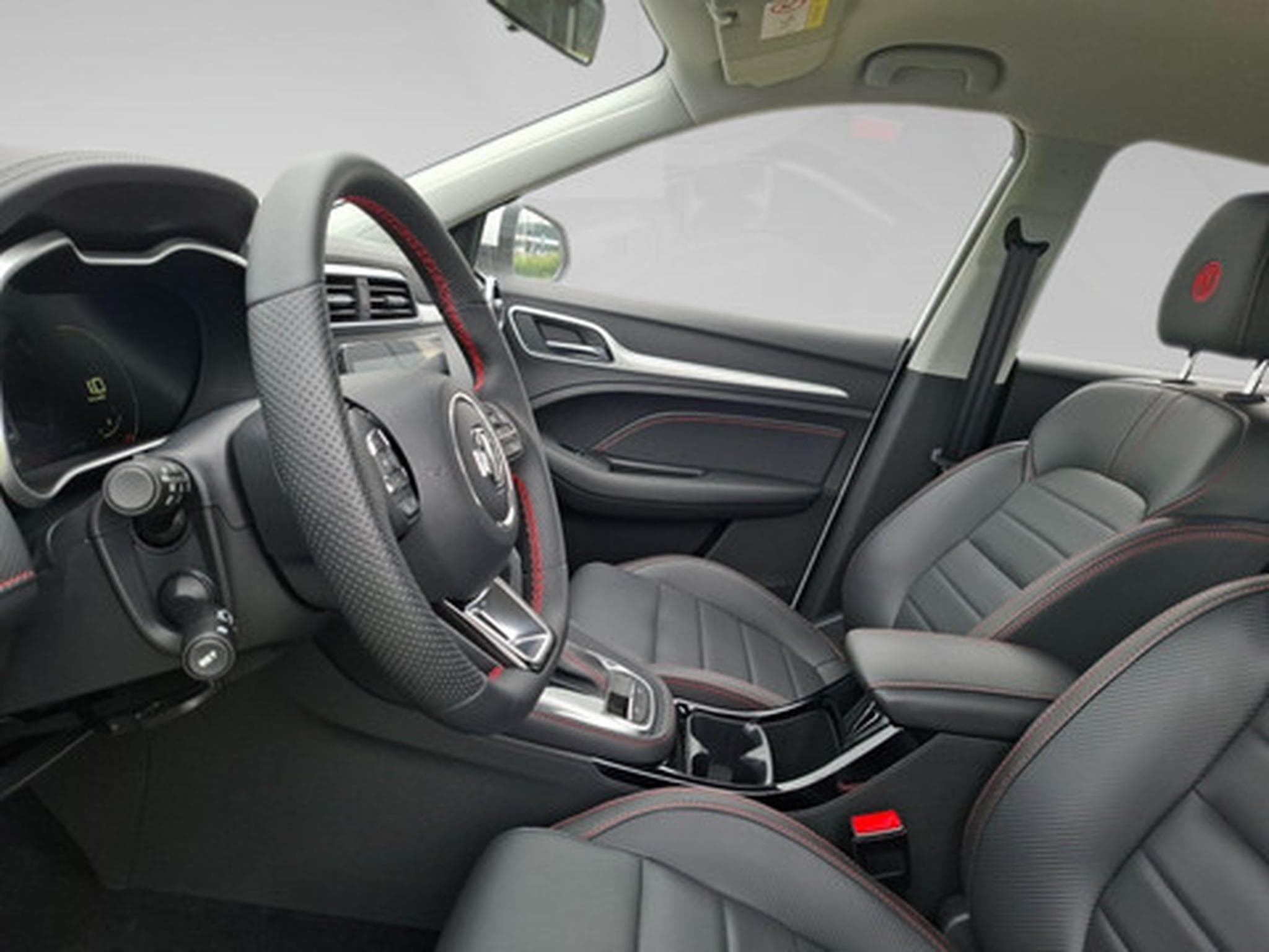 MG ZS 1.0 T-GDi AT LUXURY (2024) - Photo 4