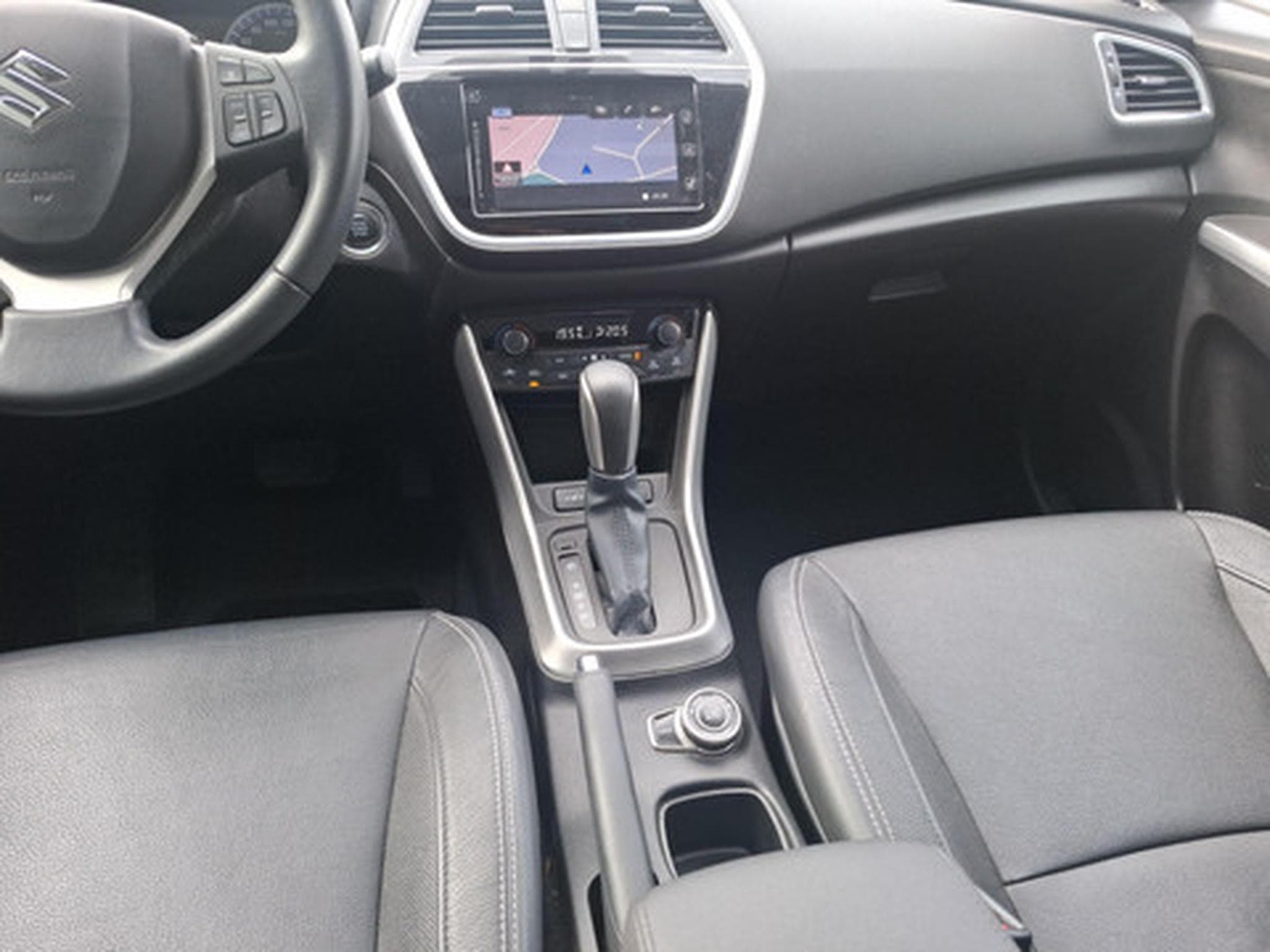 Suzuki S-Cross 1.4 Grand Luxe Xtra A/T 4x4 (2017) - Foto 10