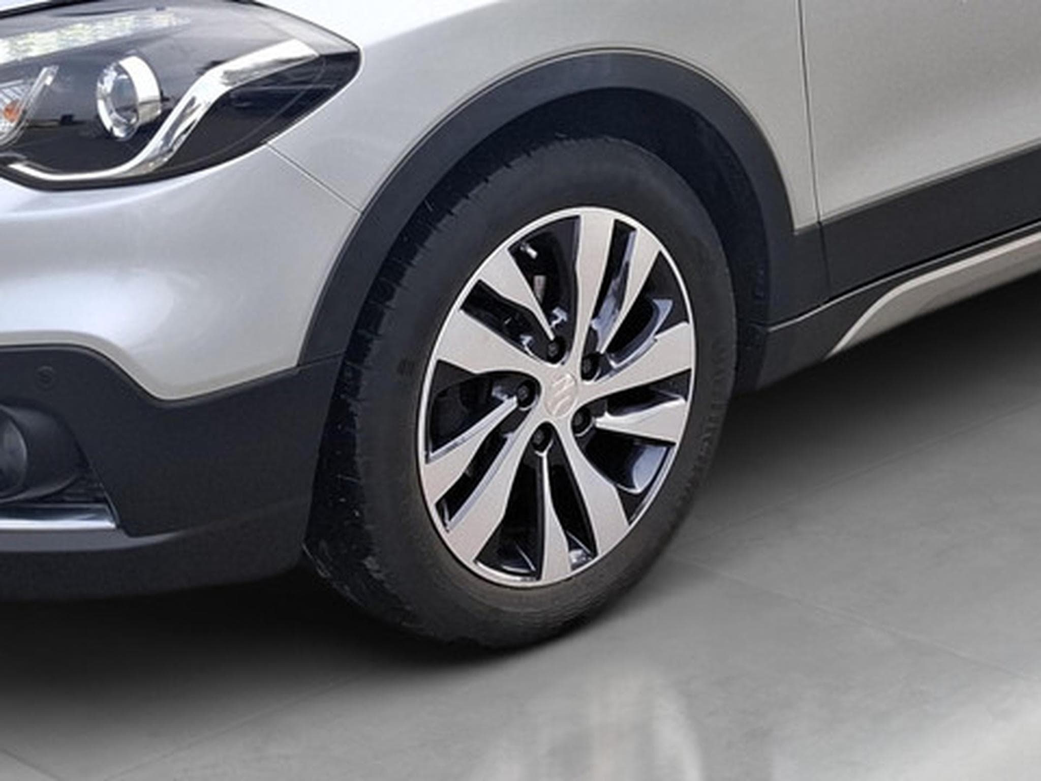 Suzuki S-Cross 1.4 Grand Luxe Xtra A/T 4x4 (2017) - Foto 23