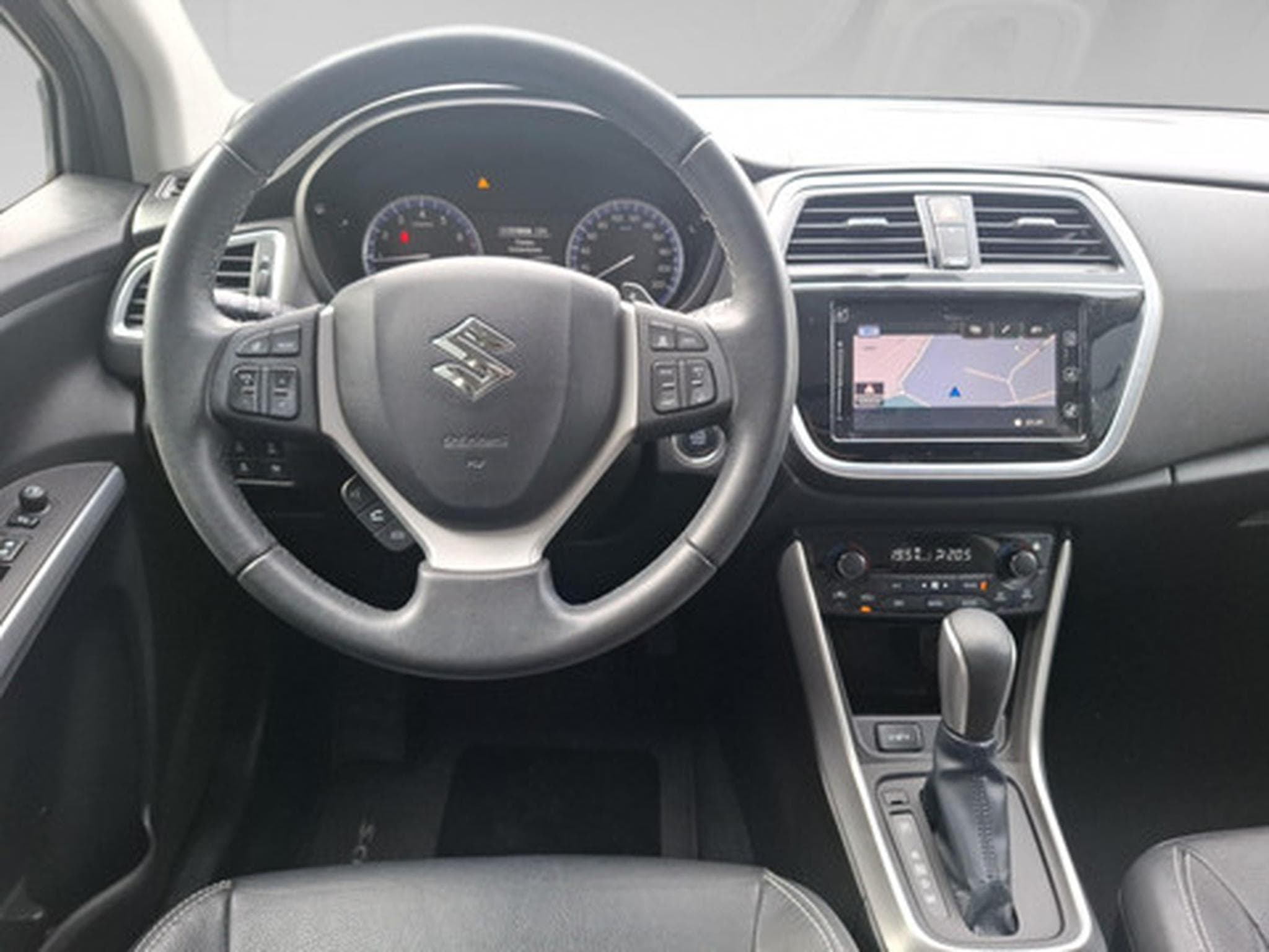 Suzuki S-Cross 1.4 Grand Luxe Xtra A/T 4x4 (2017) - Foto 6