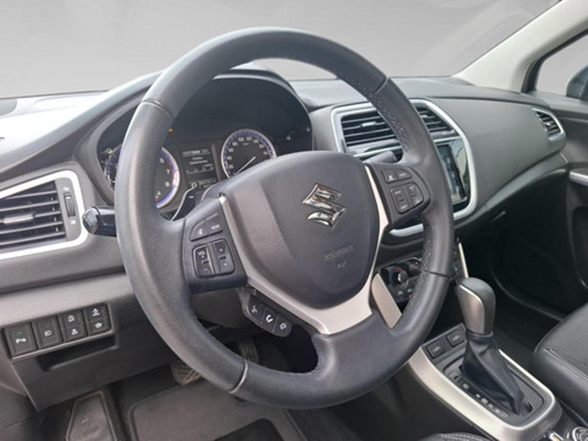 Suzuki S-Cross 1.4 Grand Luxe Xtra A/T 4x4 (2017) - Foto 8