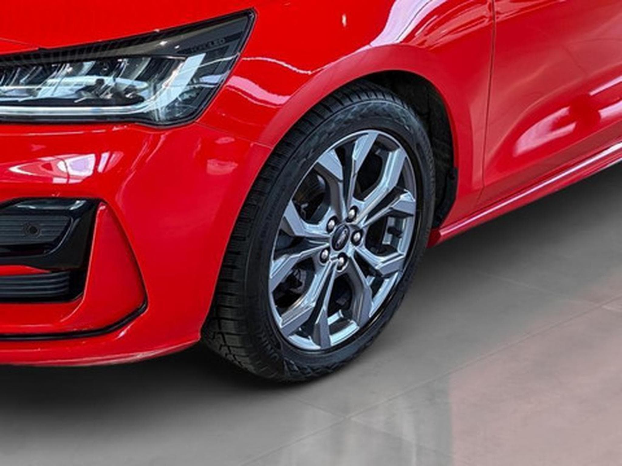 Ford Focus 1.0i EcoBst MHEV 92kW ST-Line Style DCT (2026) - Photo 20