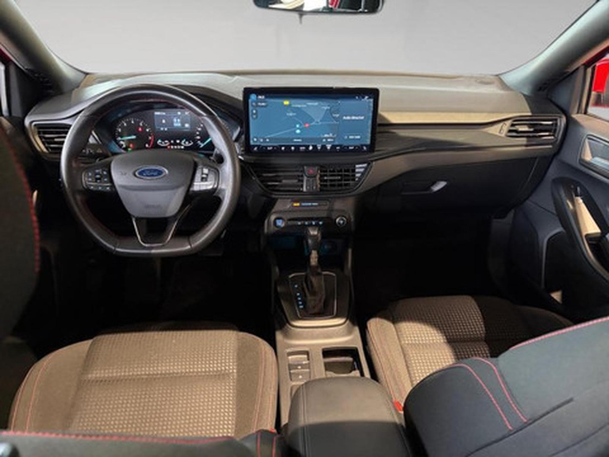 Ford Focus 1.0i EcoBst MHEV 92kW ST-Line Style DCT (2026) - Photo 5