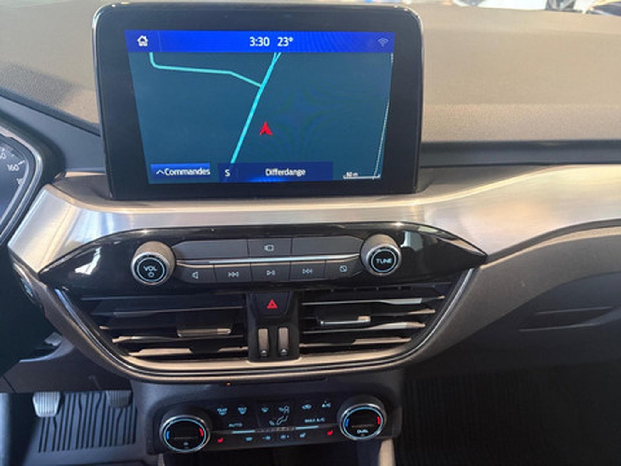 Ford Kuga 1.5i EcoB. 110kW S/S Titanium (2026) - Photo 3