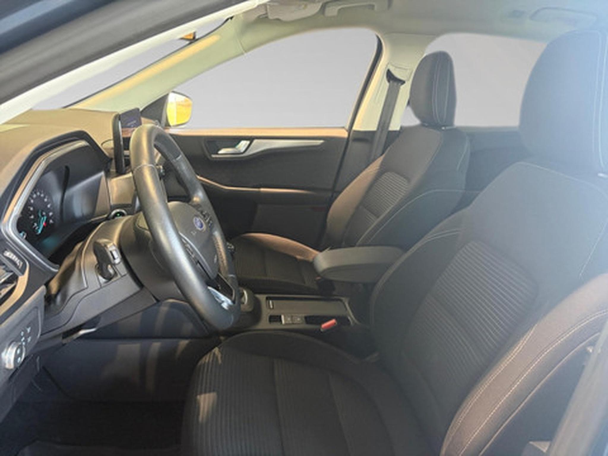 Ford Kuga 1.5i EcoB. 110kW S/S Titanium (2026) - Photo 4