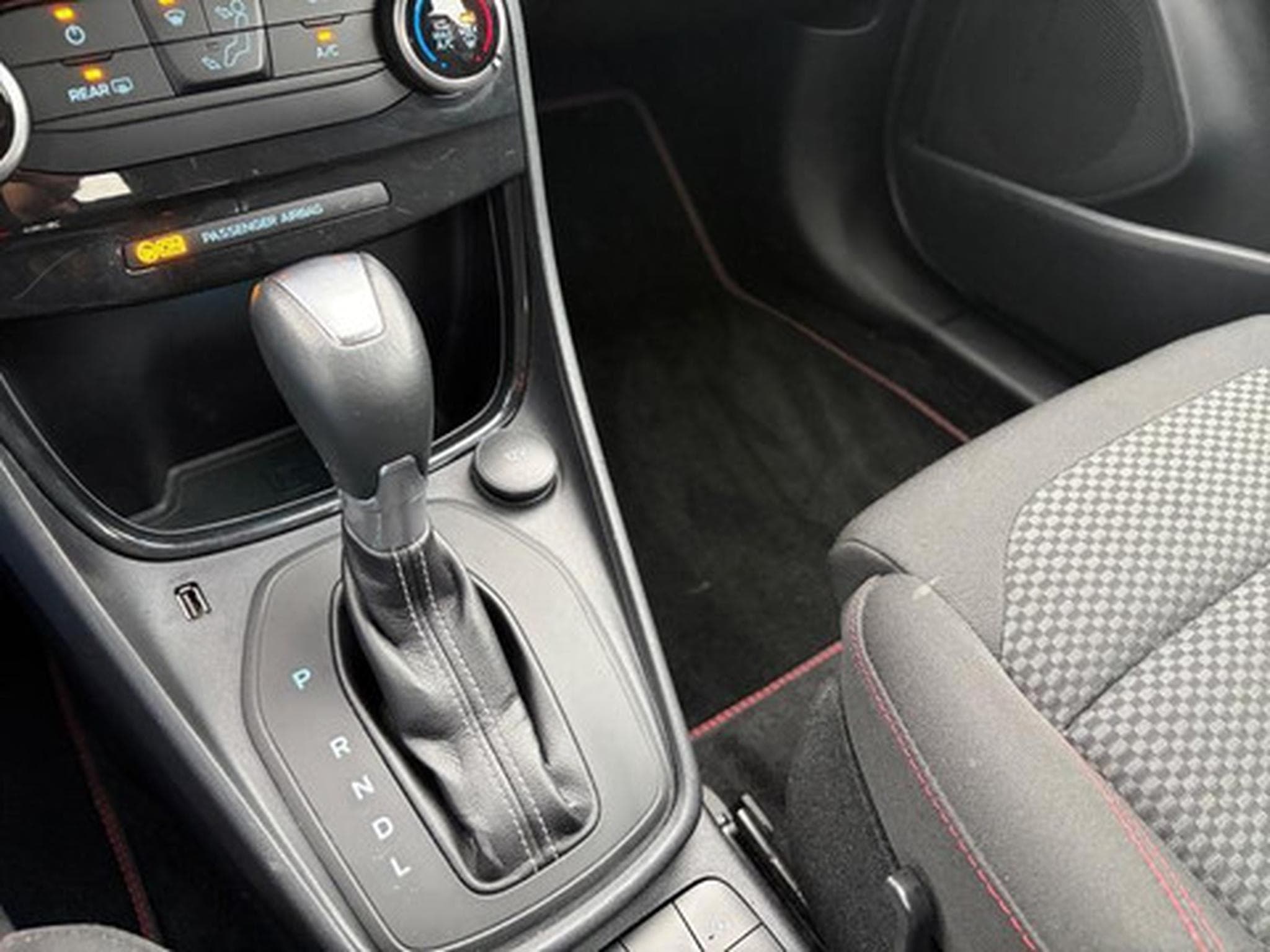 Ford Puma 1.0i Ecoboost MHEV 92kW Aut. ST-Line (2026) - Photo 9