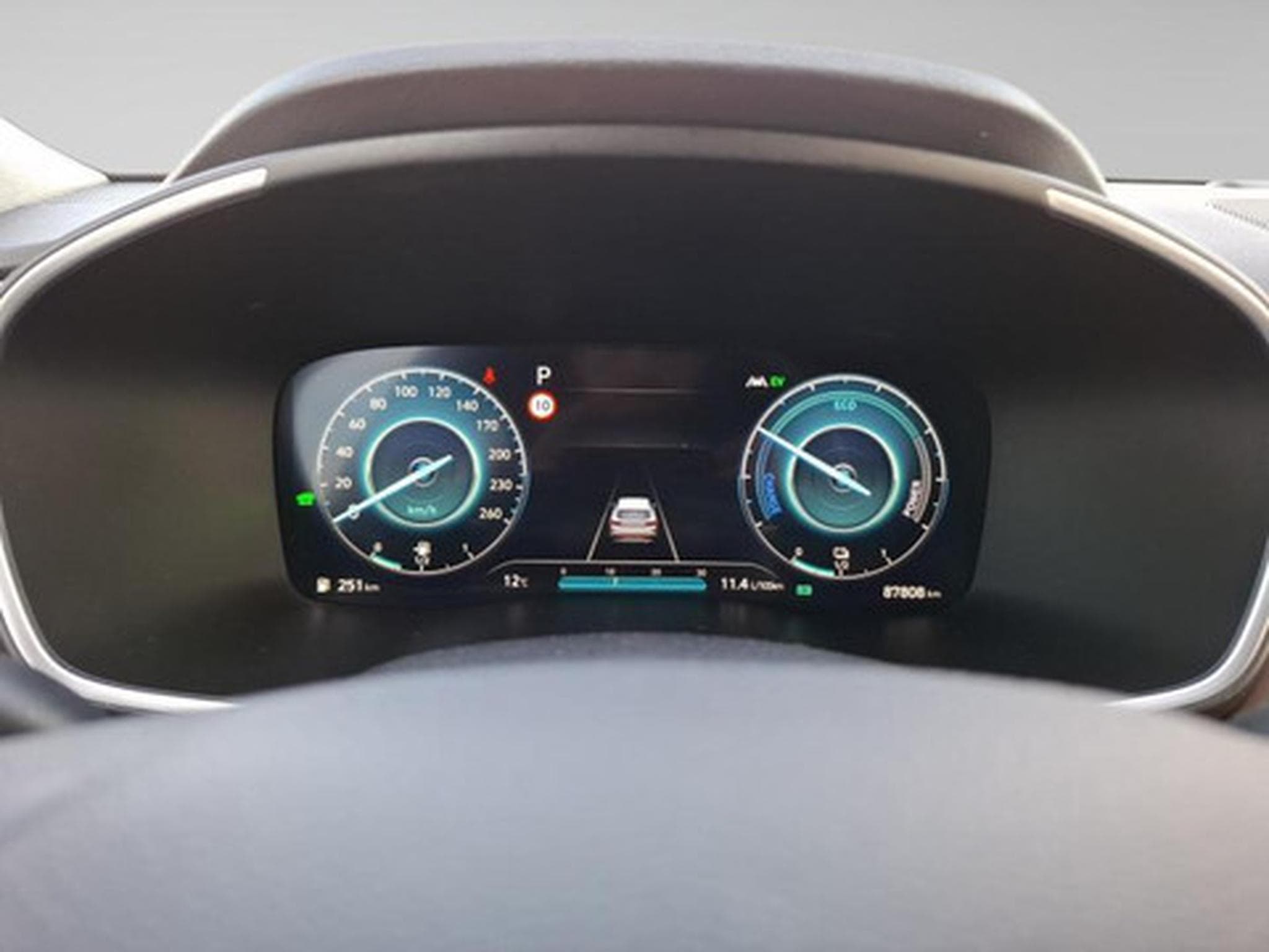 Hyundai Santa Fe 1.6 T-GDi Hybrid 4x4 Shine Aut. (2026) - Photo 2